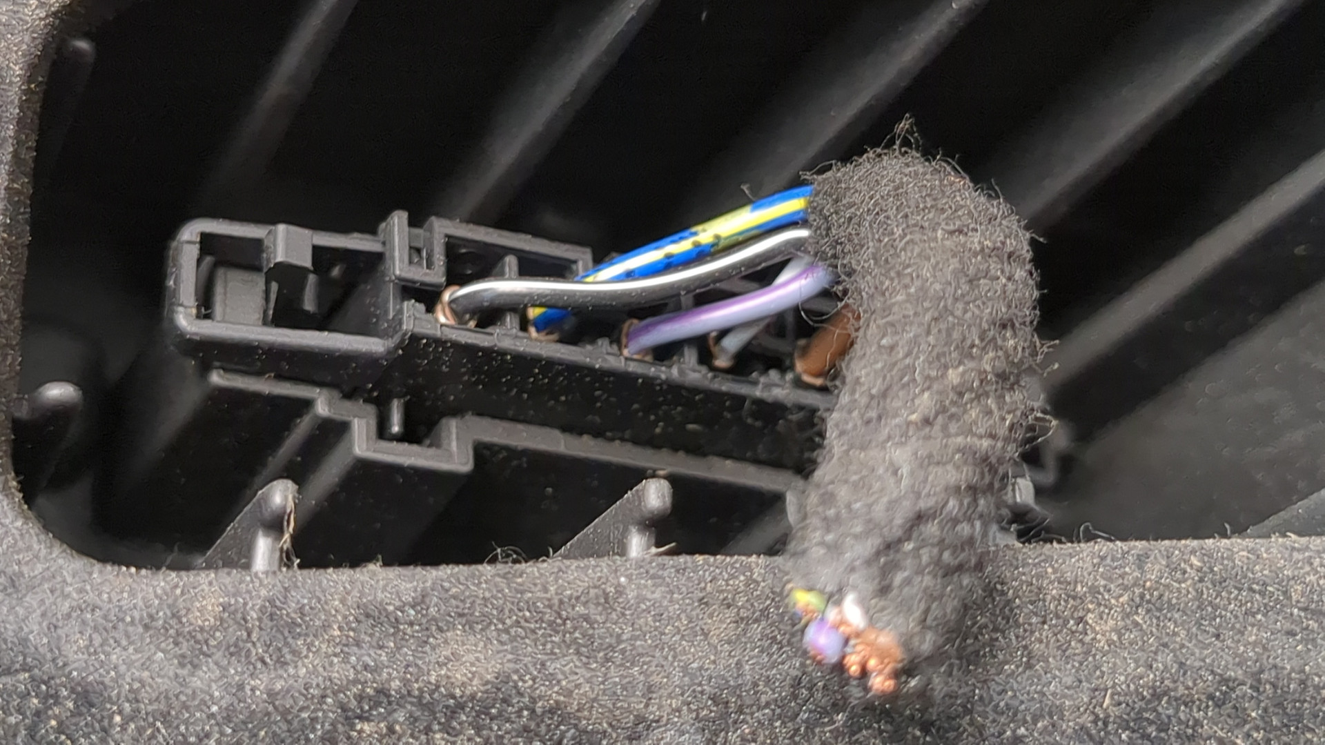 Фонарь задний левый