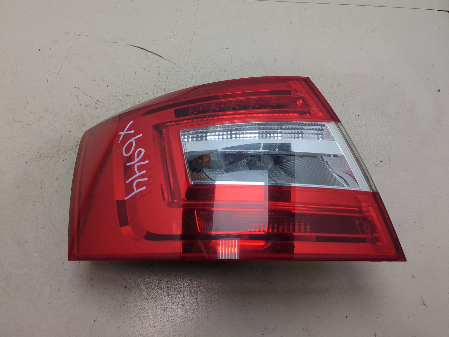 Фонарь задний левый