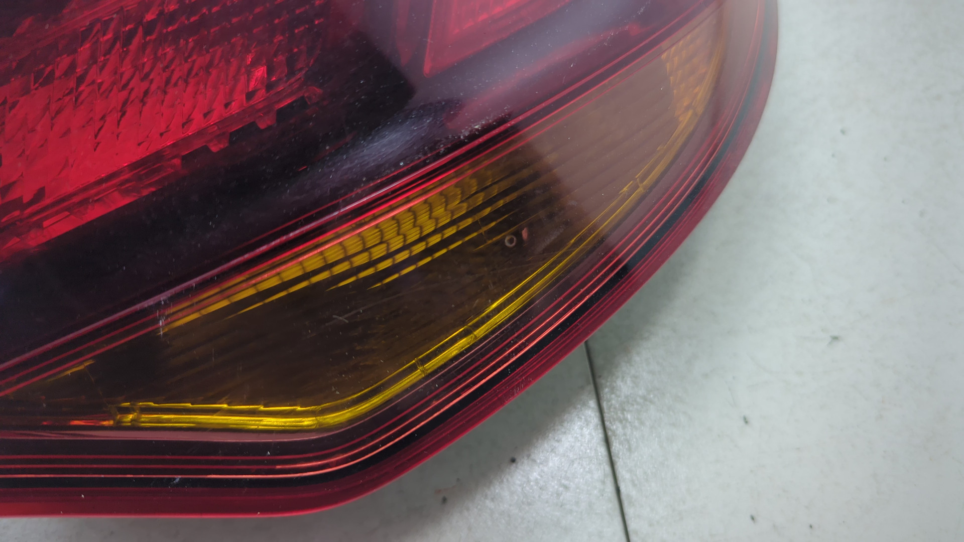 Фонарь задний правый