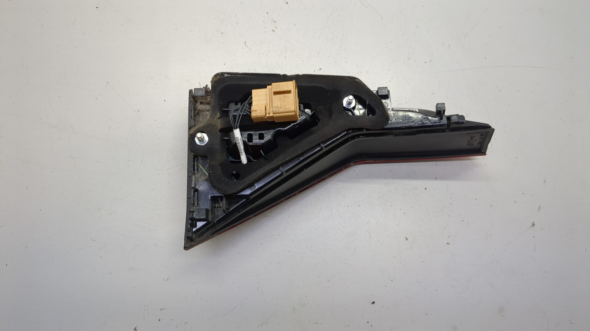 Фонарь задний внутренний правый