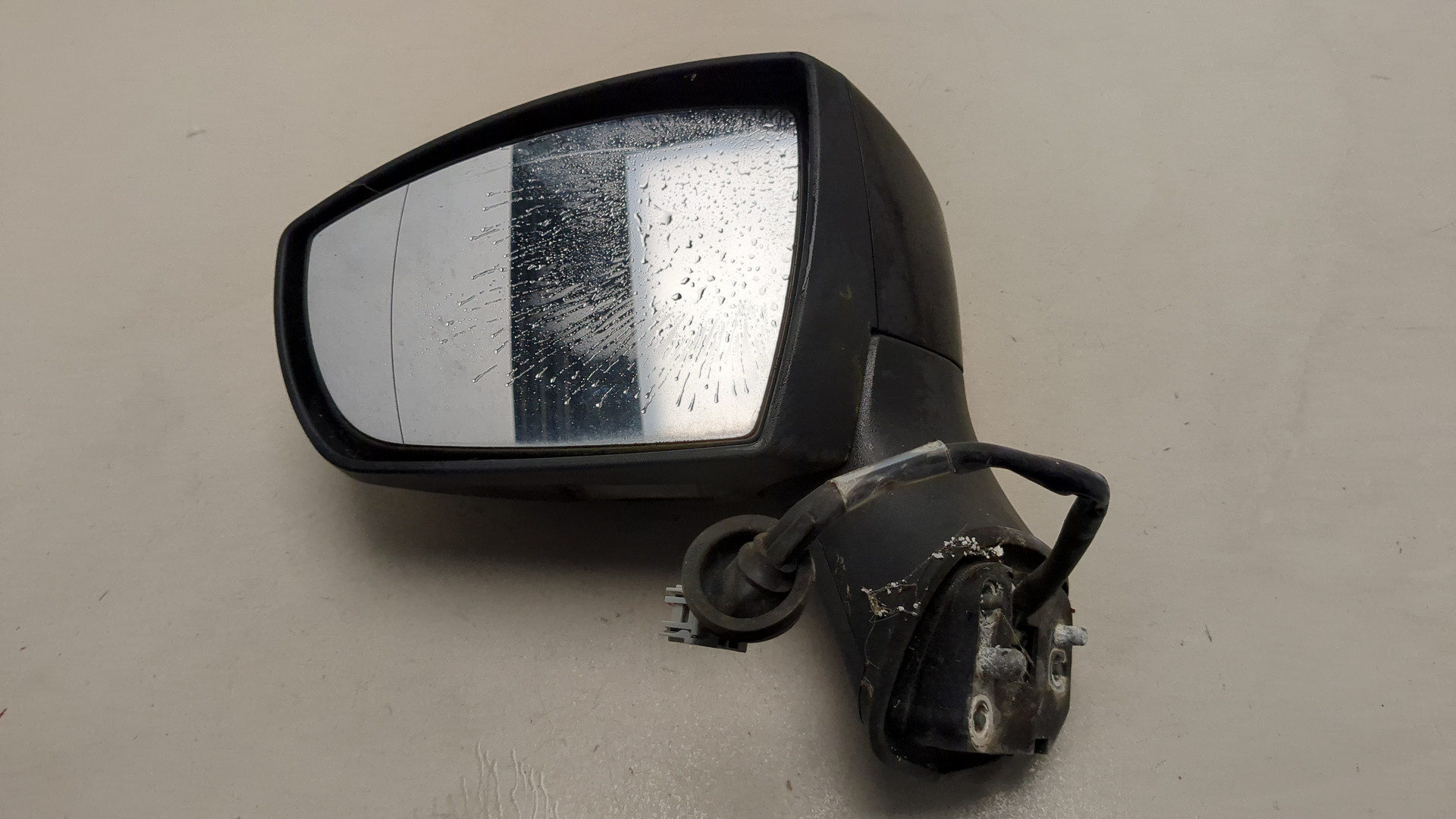 Зеркало левое электрическое