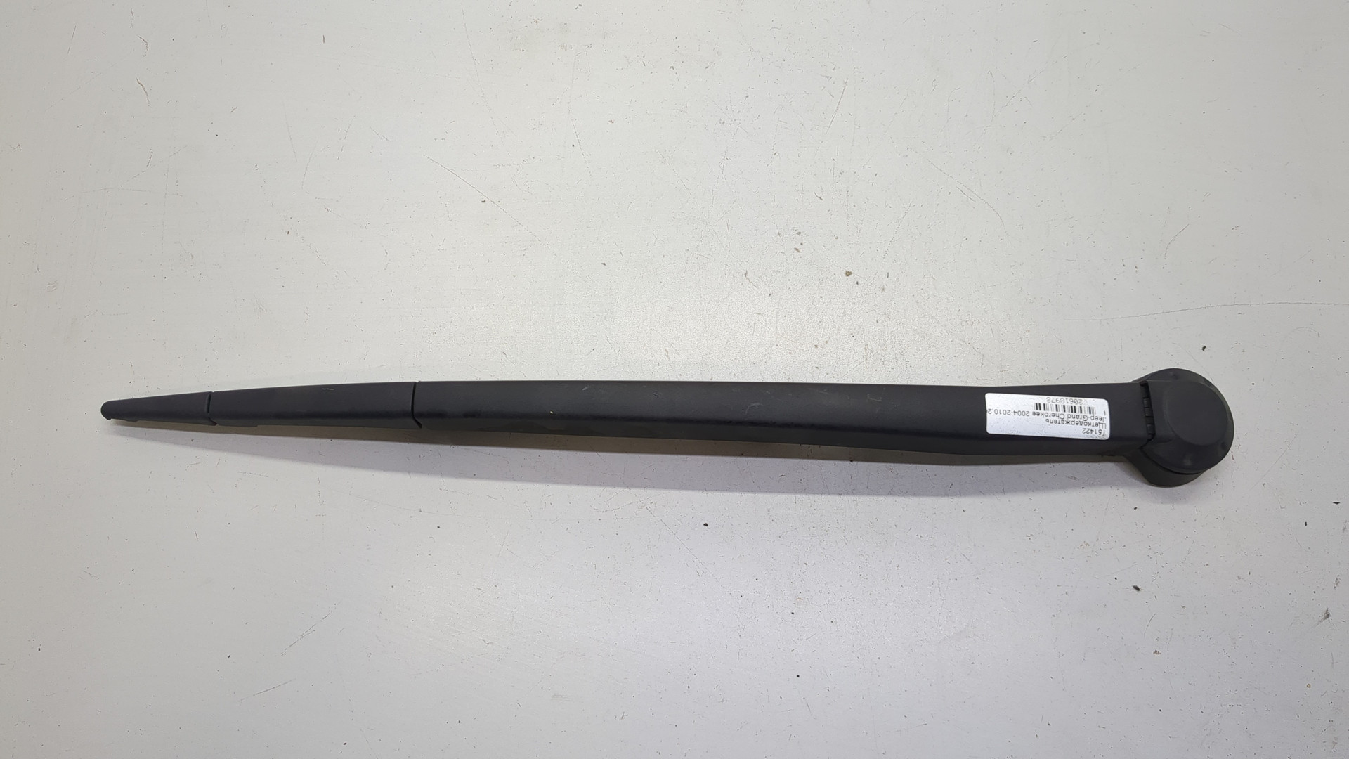 Поводок стеклоочистителя заднего