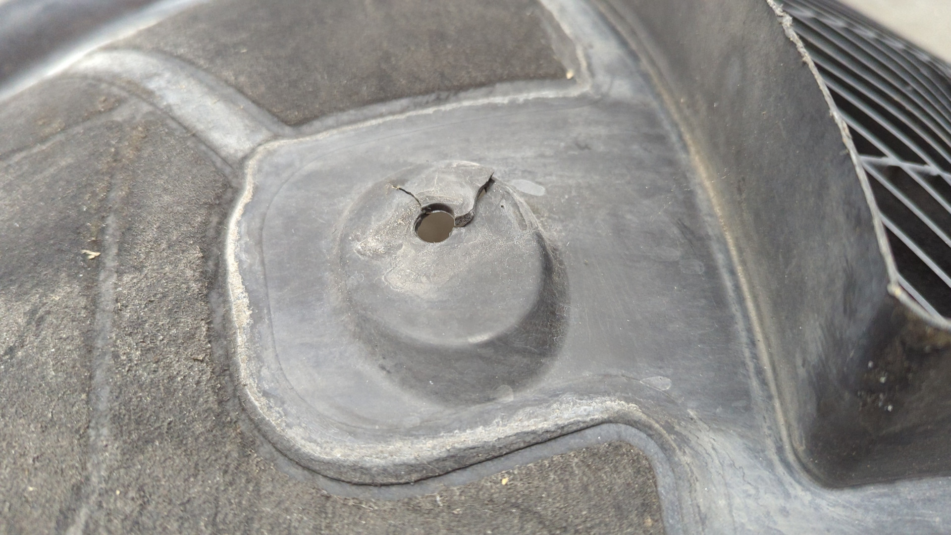 Локер передний левый