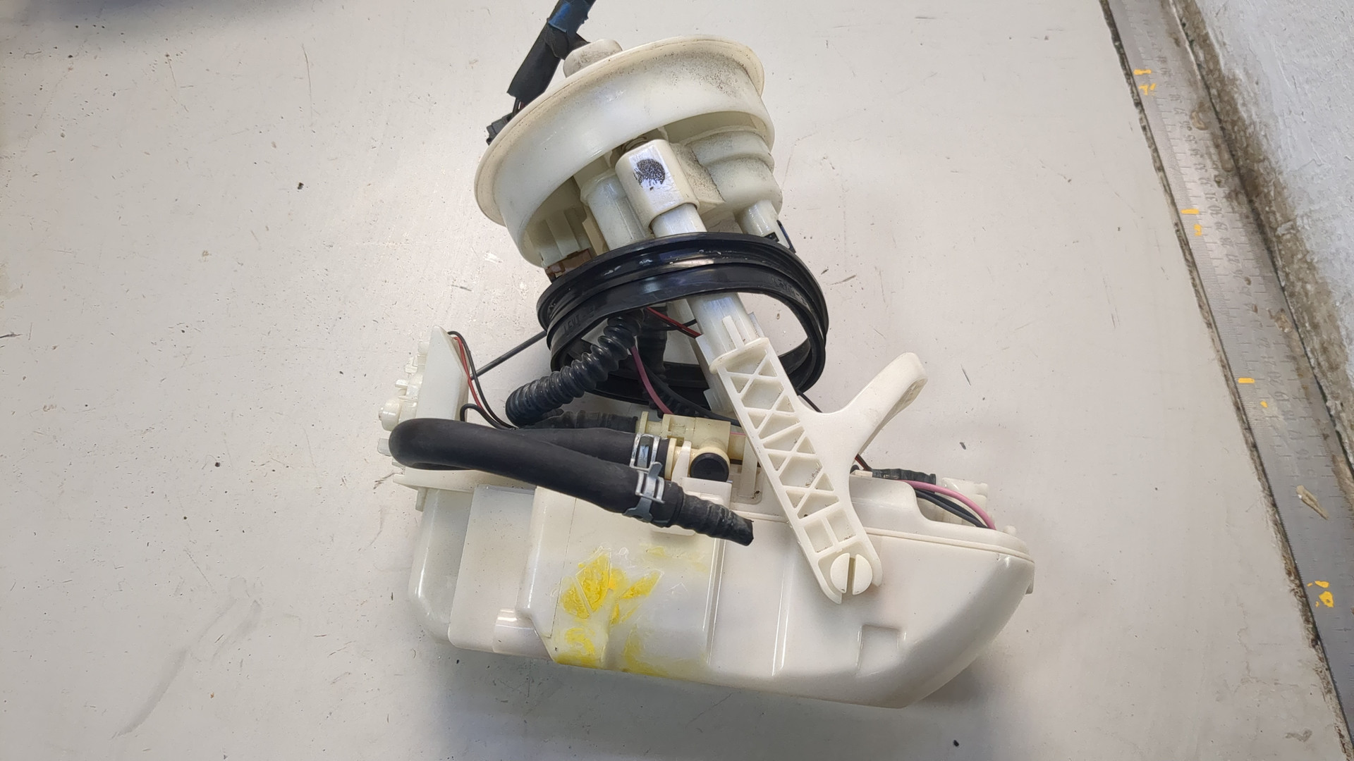 Насос топливный электрический