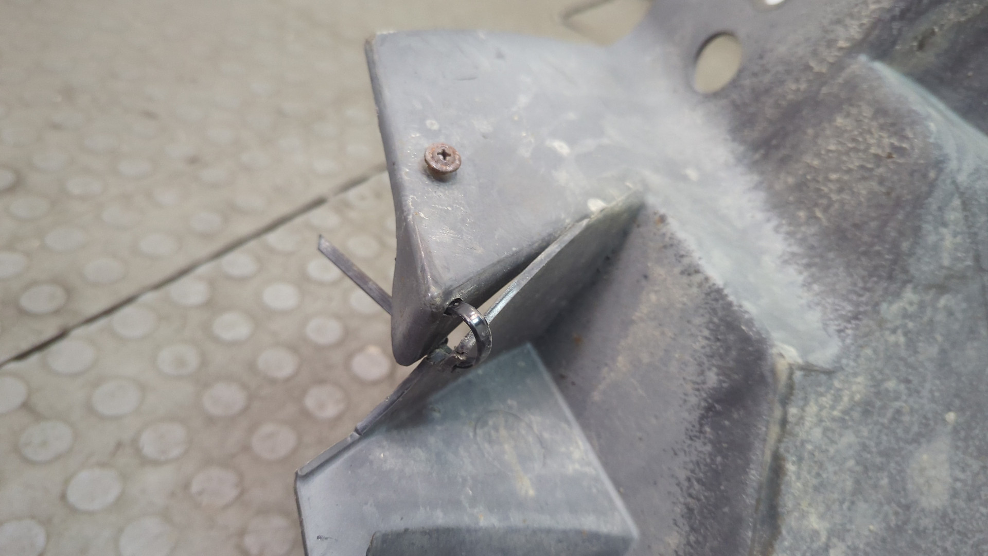 Локер передний правый