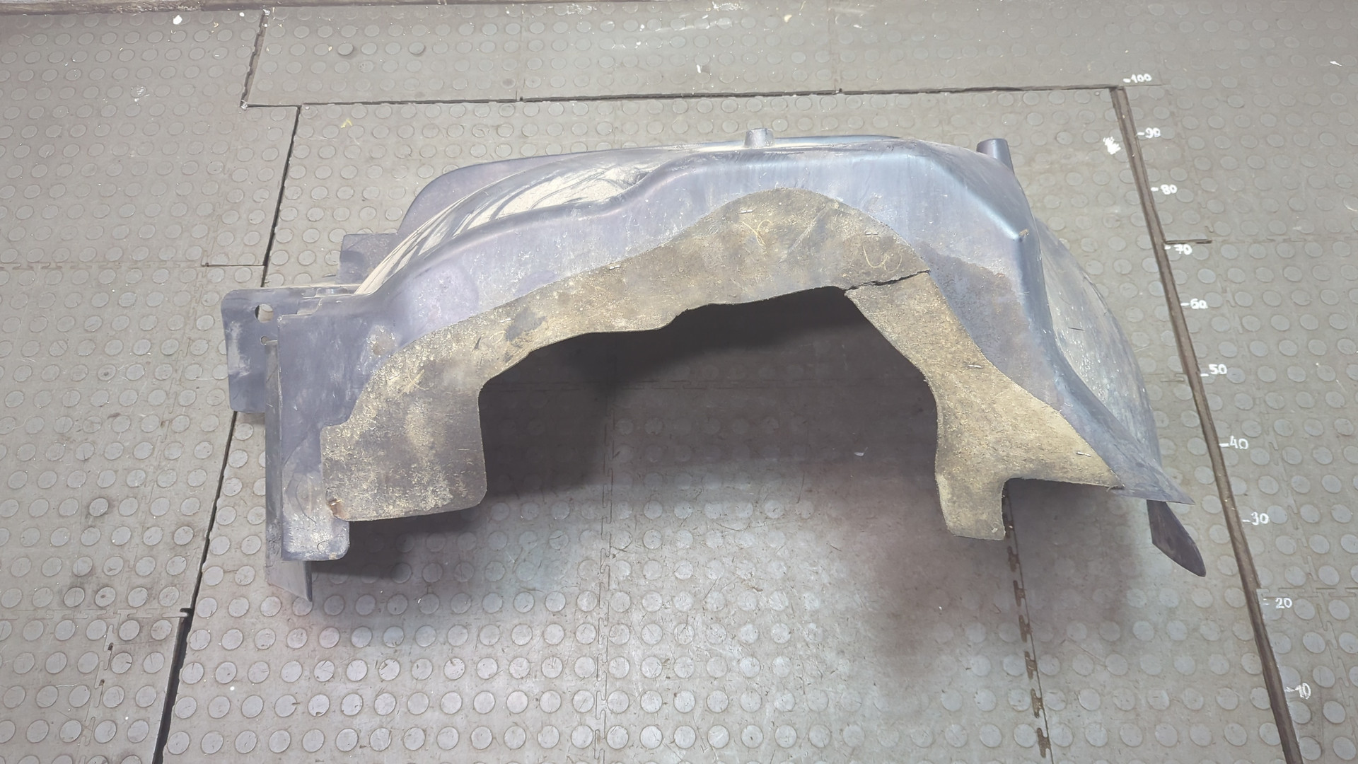 Локер передний правый