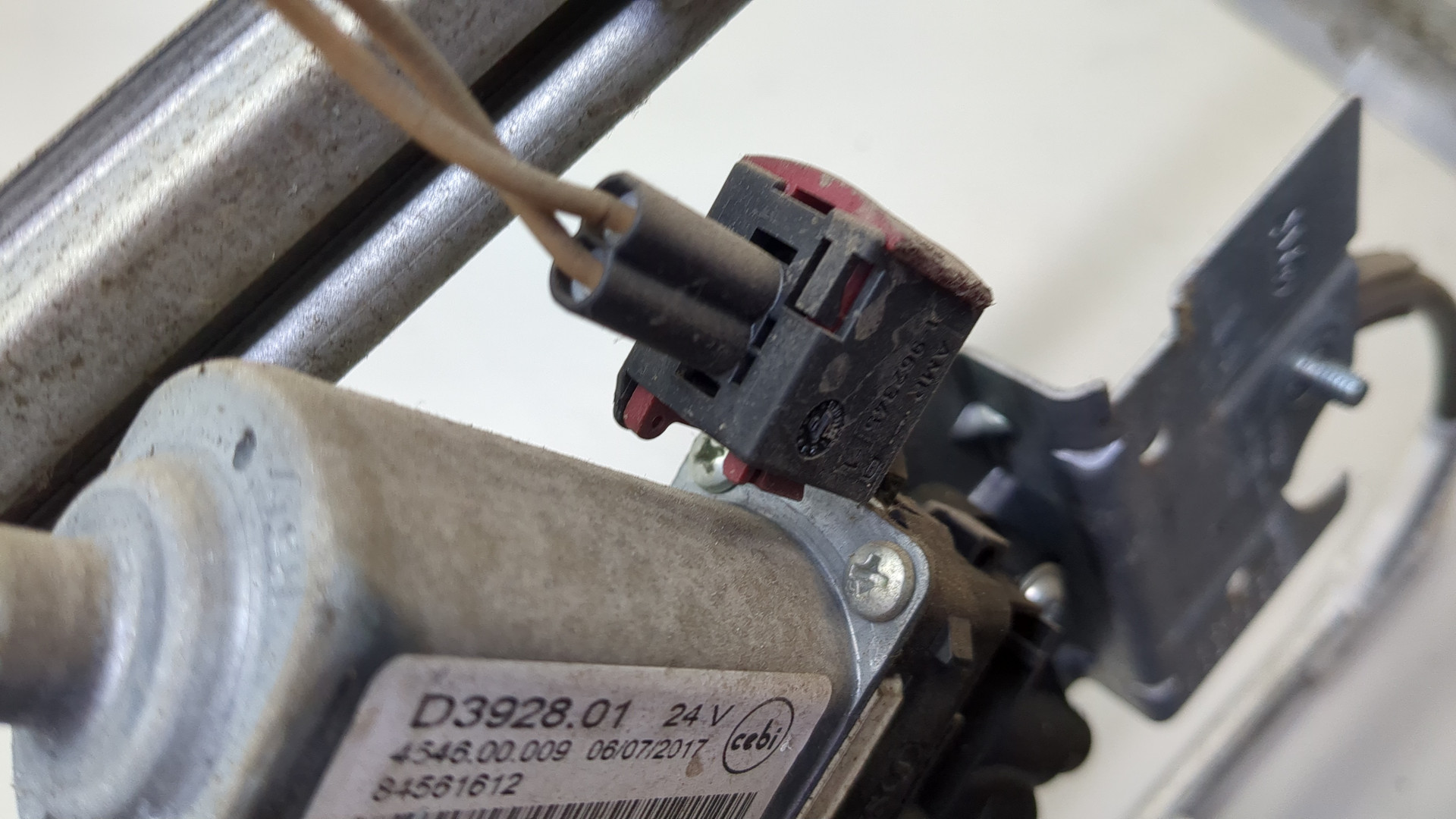 Стеклоподъемник электр. передний левый