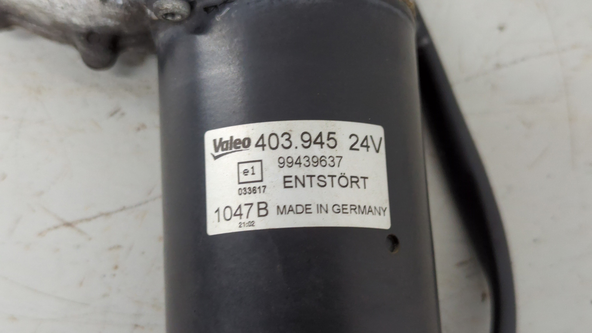 Моторчик стеклоочистителя передний