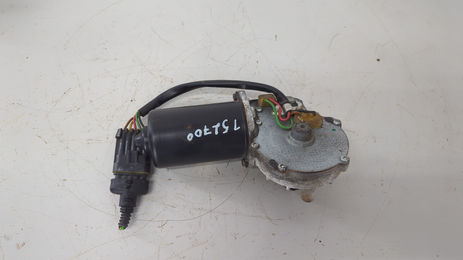 Моторчик стеклоочистителя передний