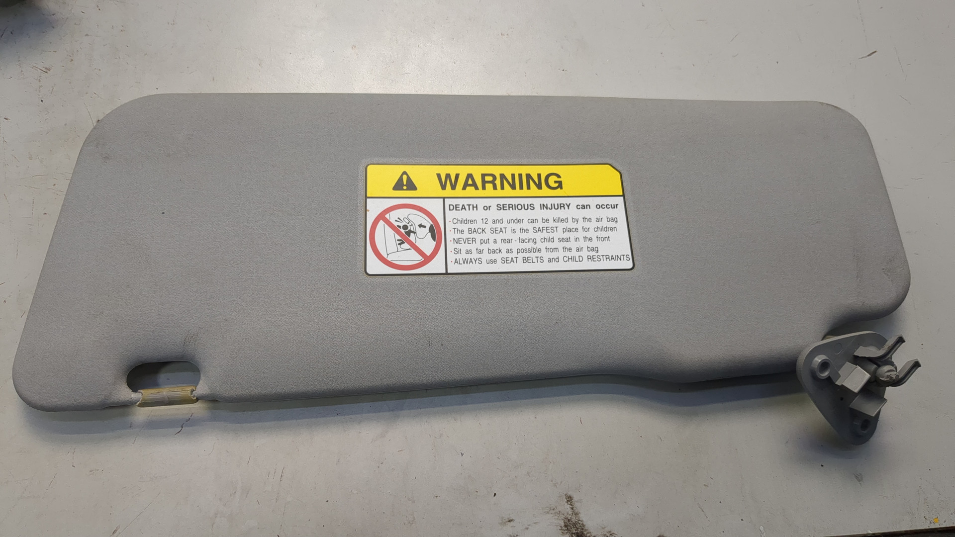 Козырек солнцезащитный