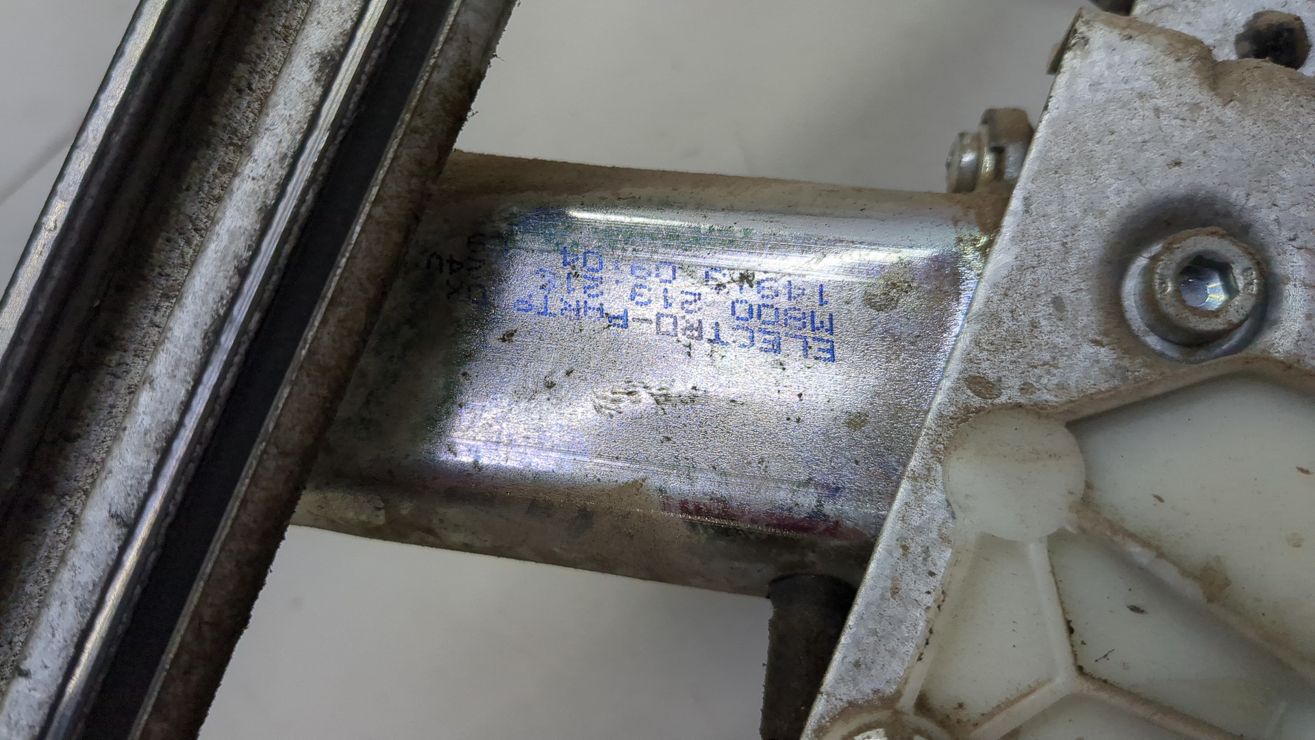 Стеклоподъемник электр. передний правый