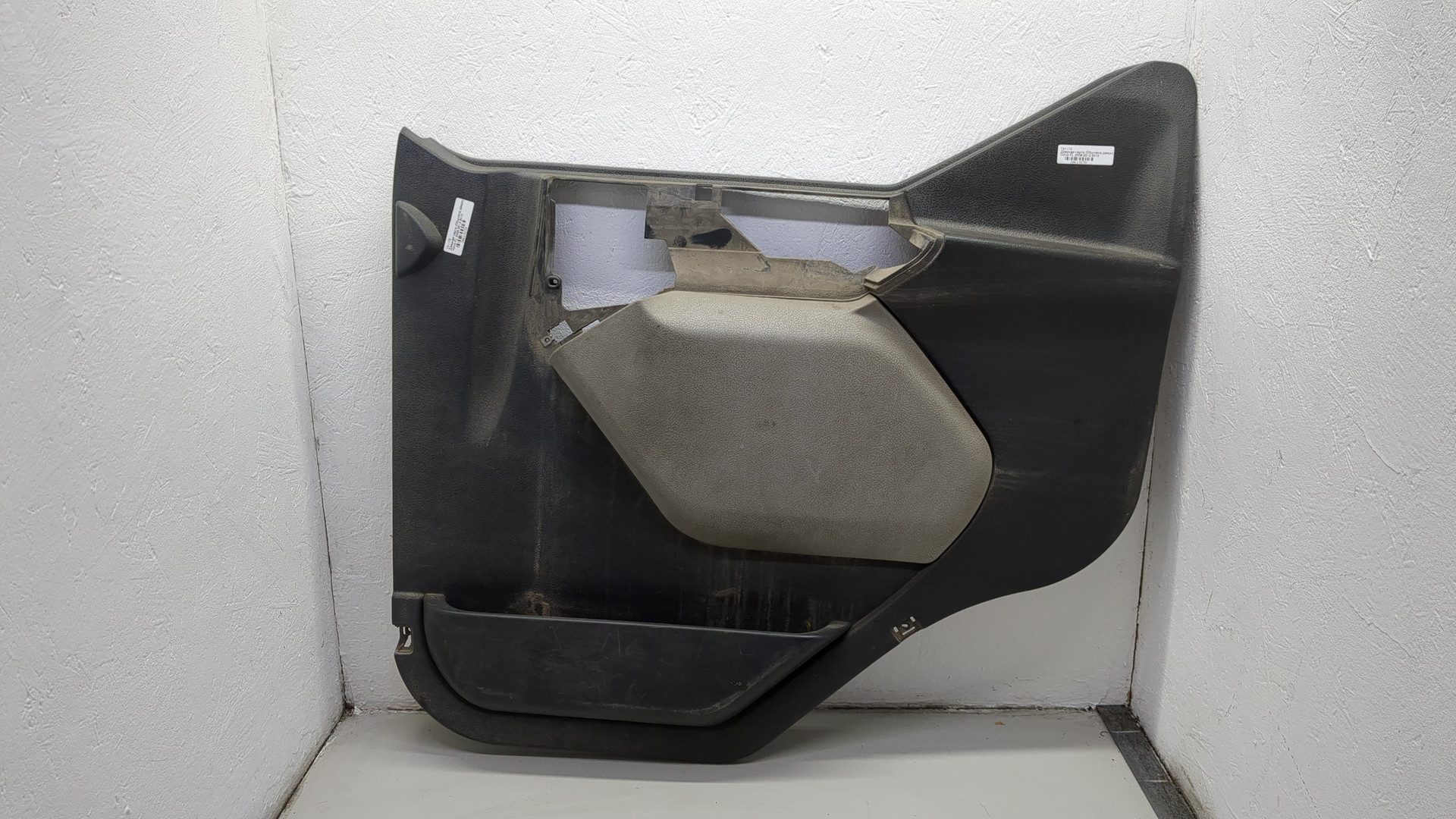 Обшивка двери передней правой