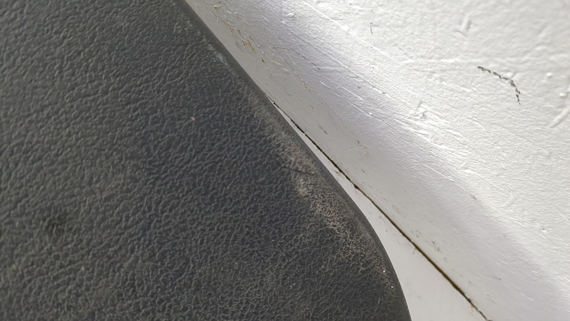 Обшивка двери передней правой