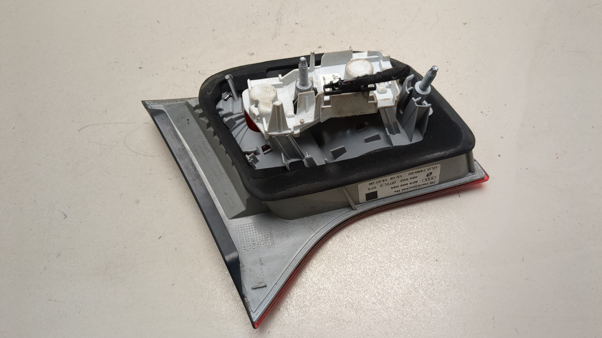 Фонарь задний внутренний правый