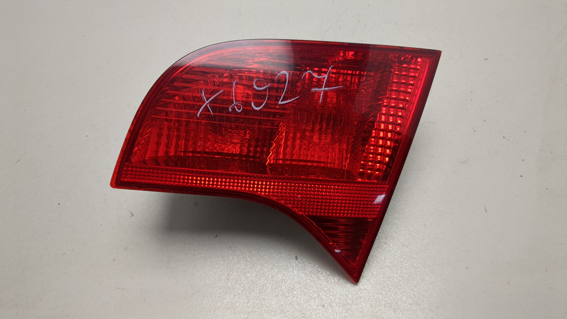 Фонарь задний внутренний правый