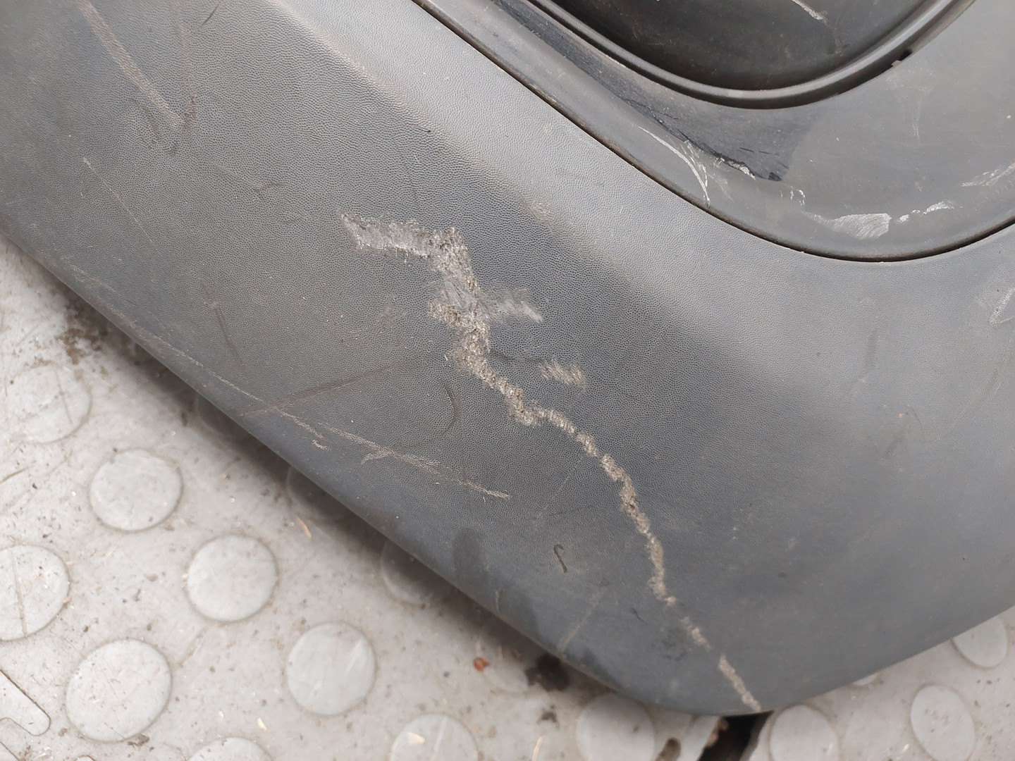 Бампер задний