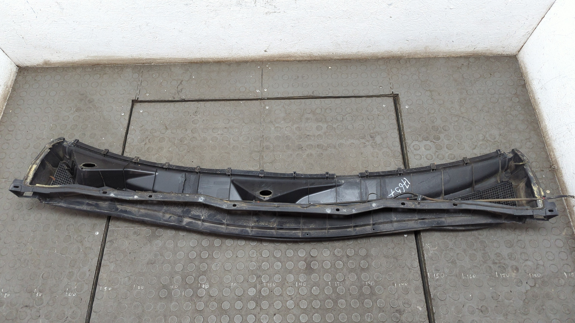 Решетка стеклоочистителей (Жабо)