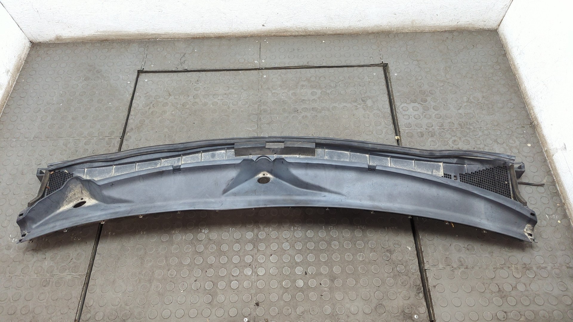 Решетка стеклоочистителей (Жабо)