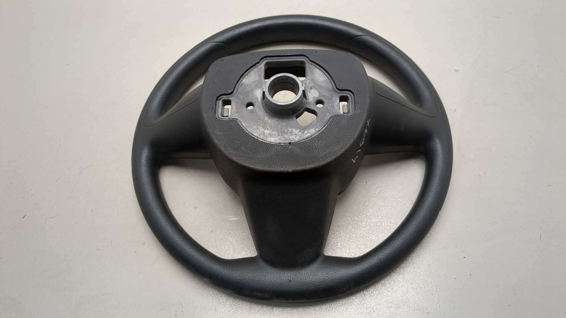 Рулевое колесо (руль)