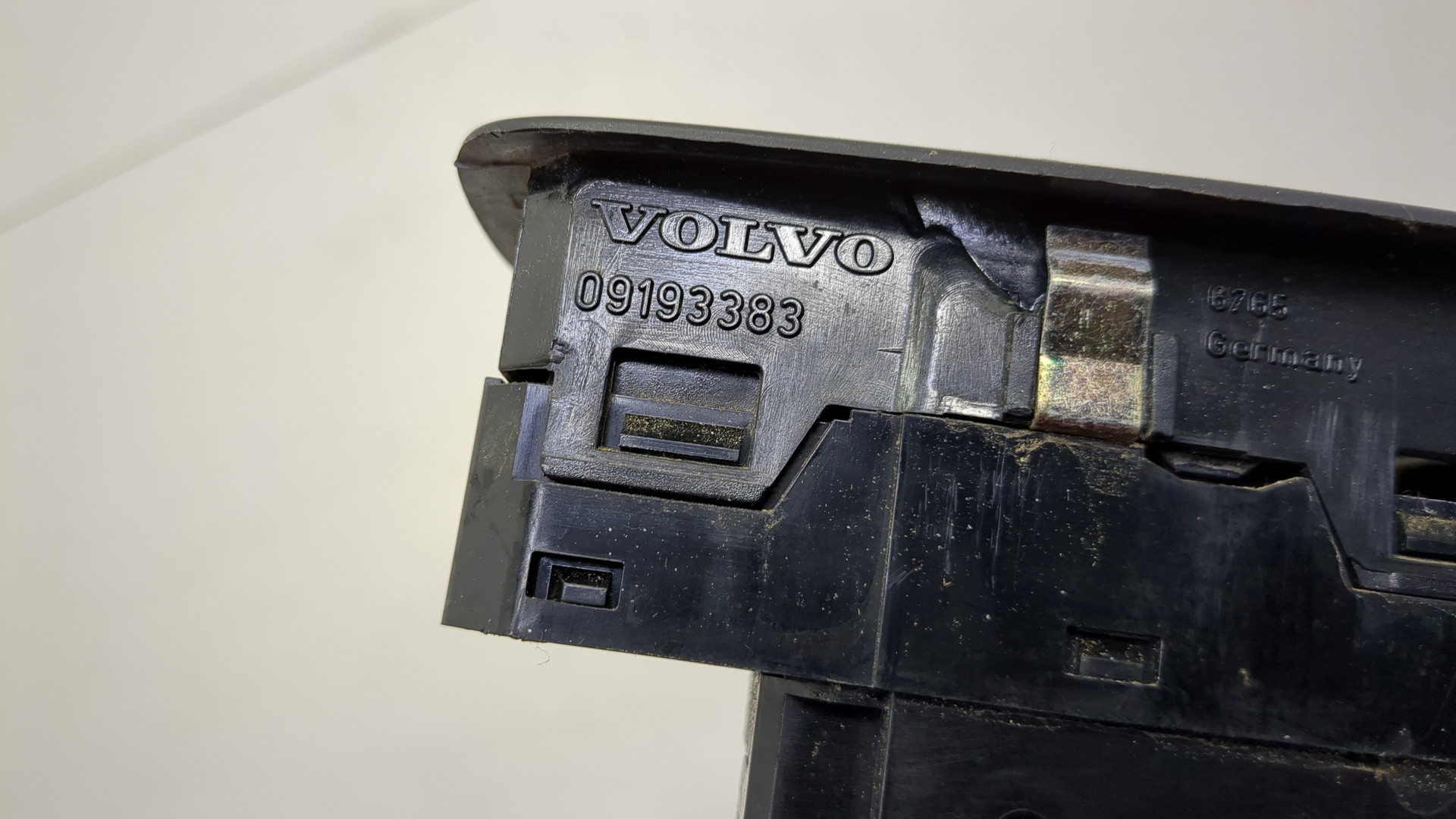 Кнопка стеклоподъемника