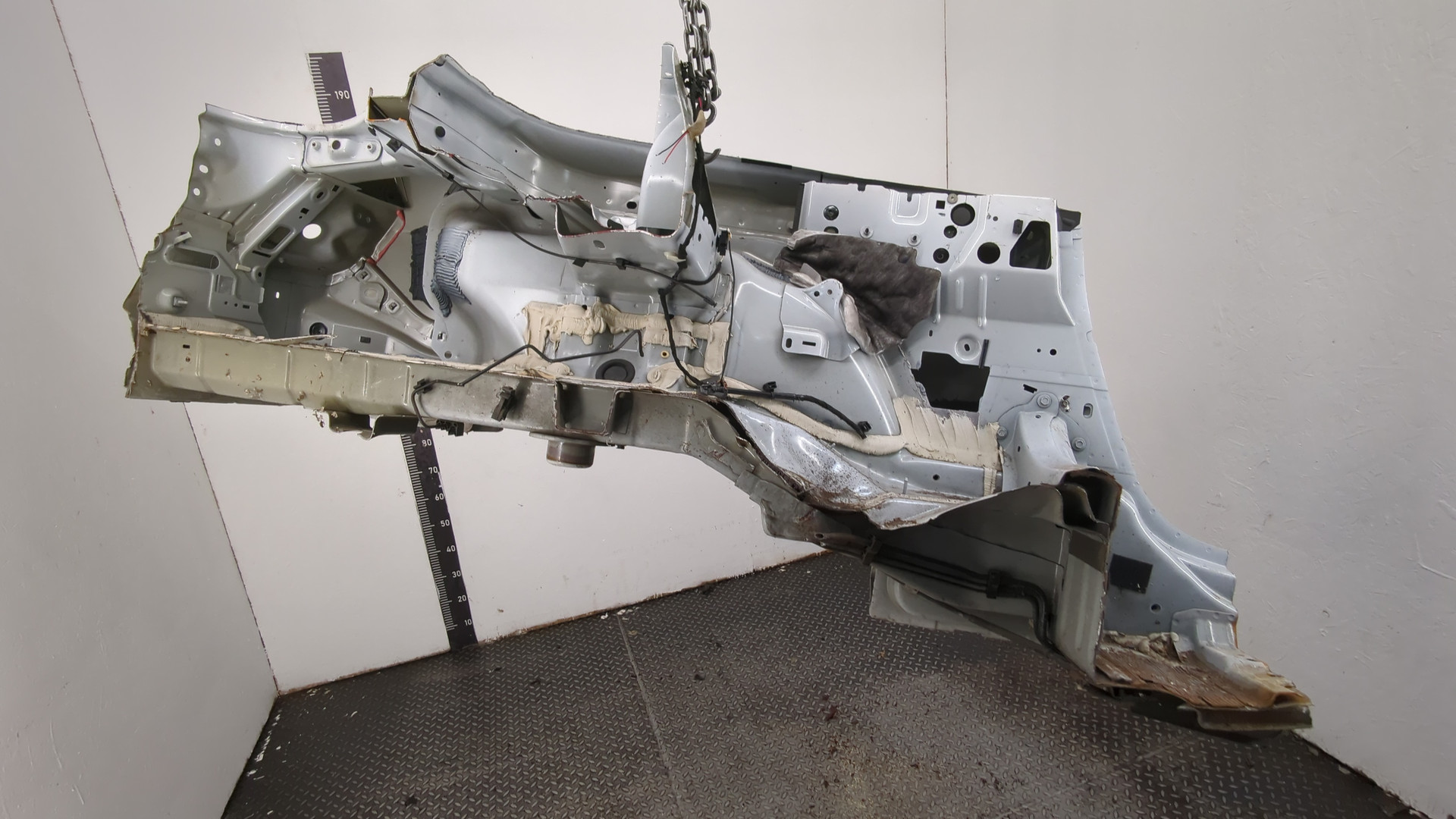 Кузовной элемент