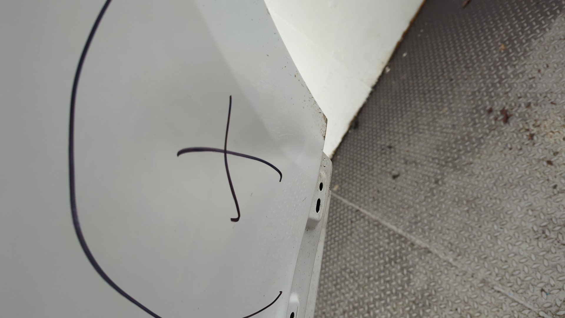 Кузовной элемент