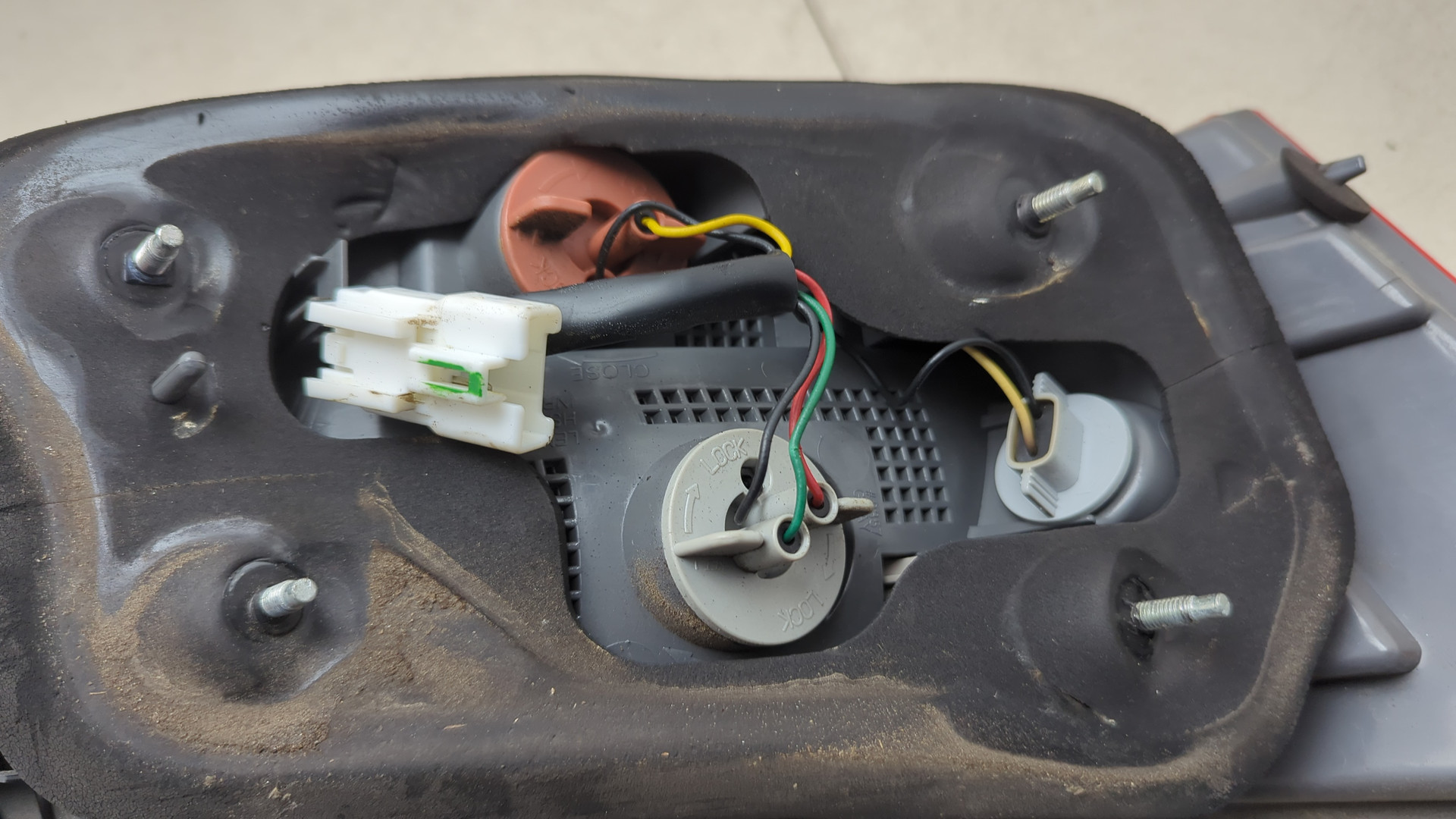 Фонарь задний правый