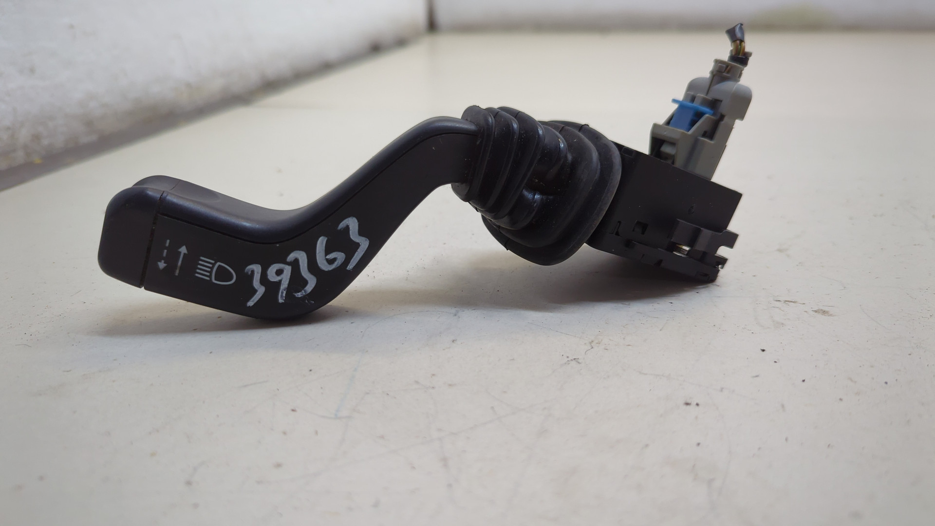 Переключатель поворотов подрулевой