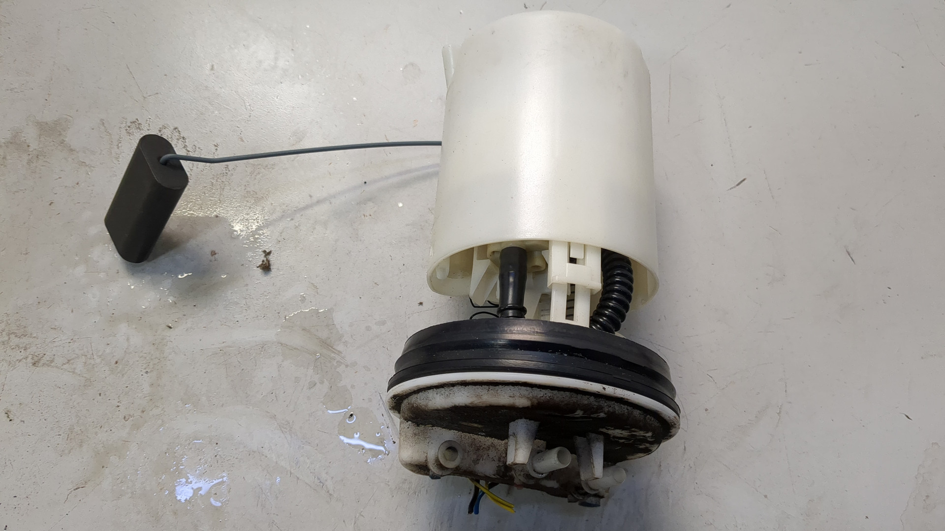 Насос топливный электрический