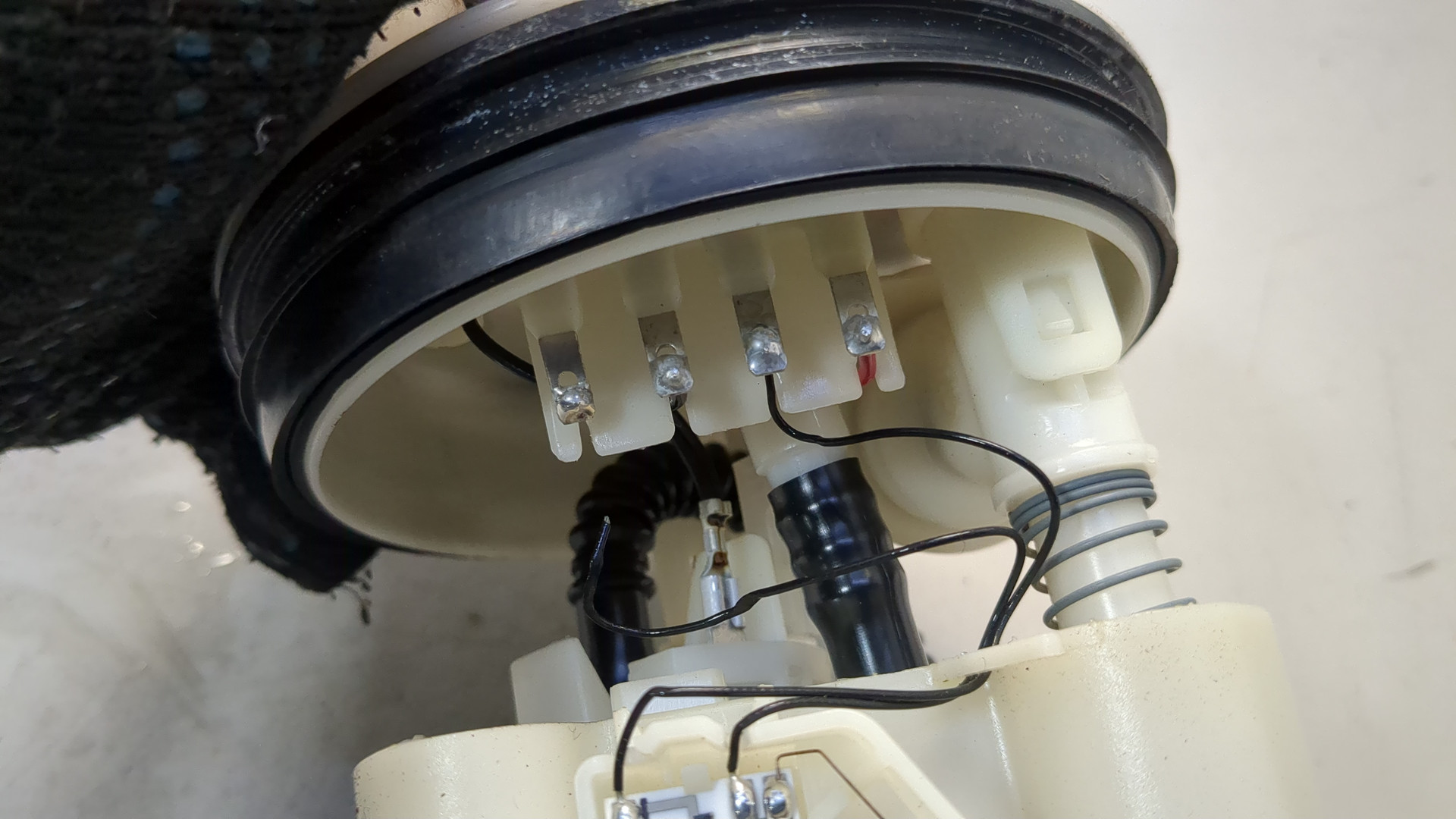 Насос топливный электрический