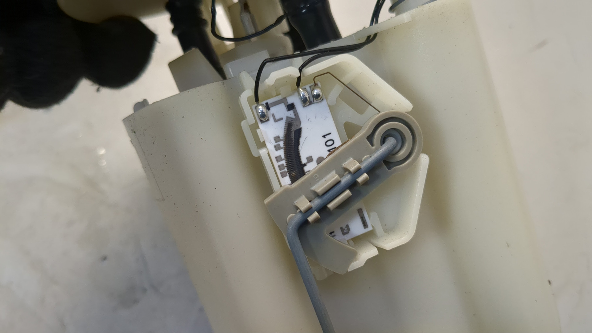 Насос топливный электрический