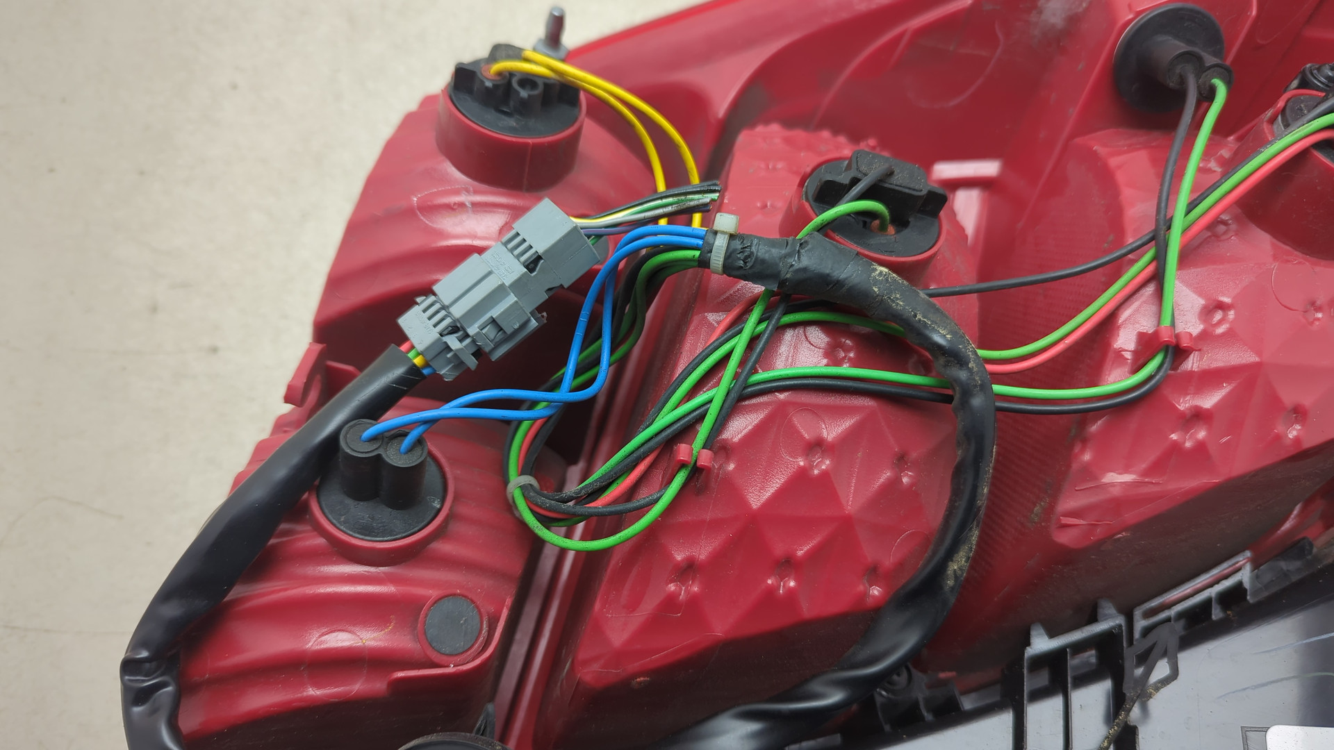 Фонарь задний правый