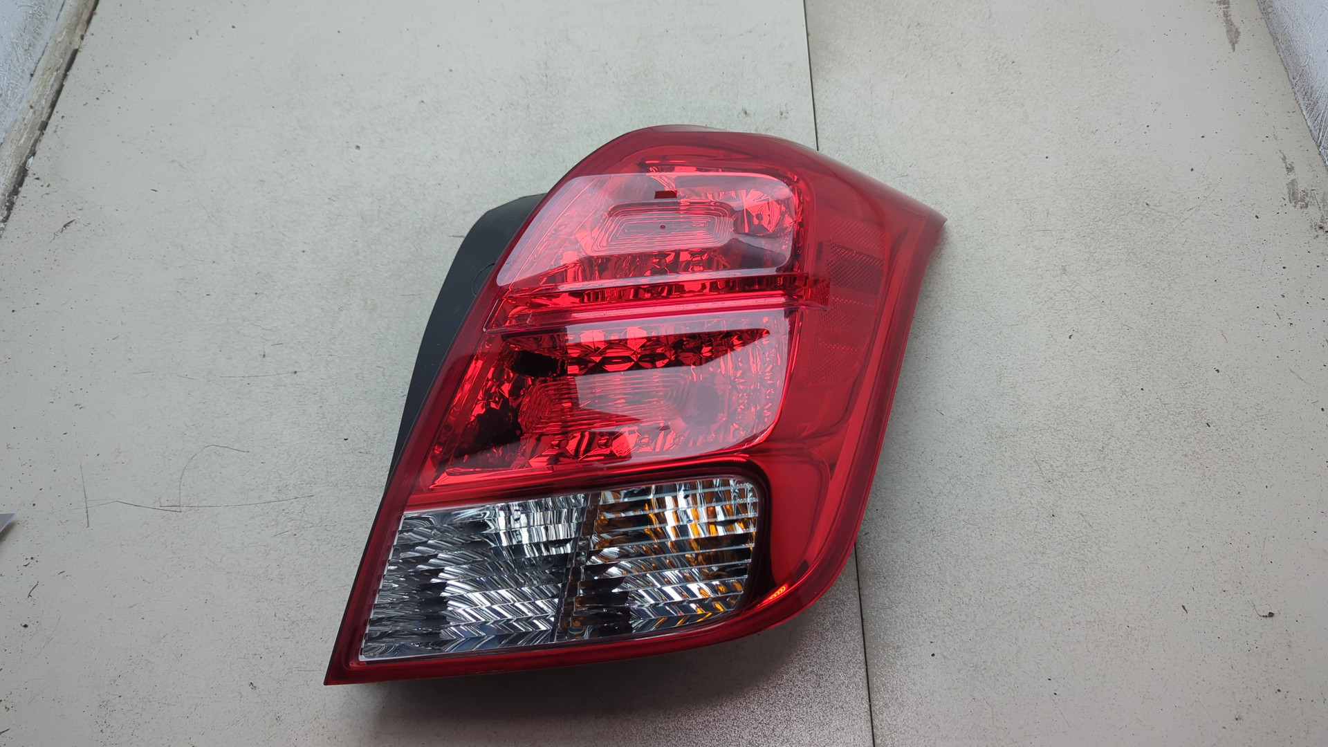 Фонарь задний правый