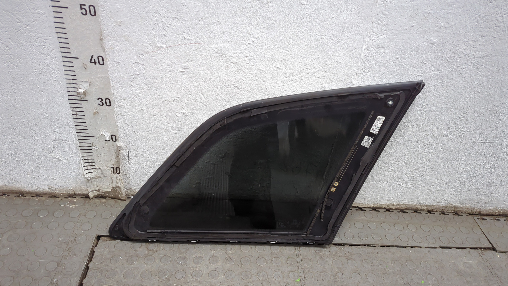 Стекло боковое