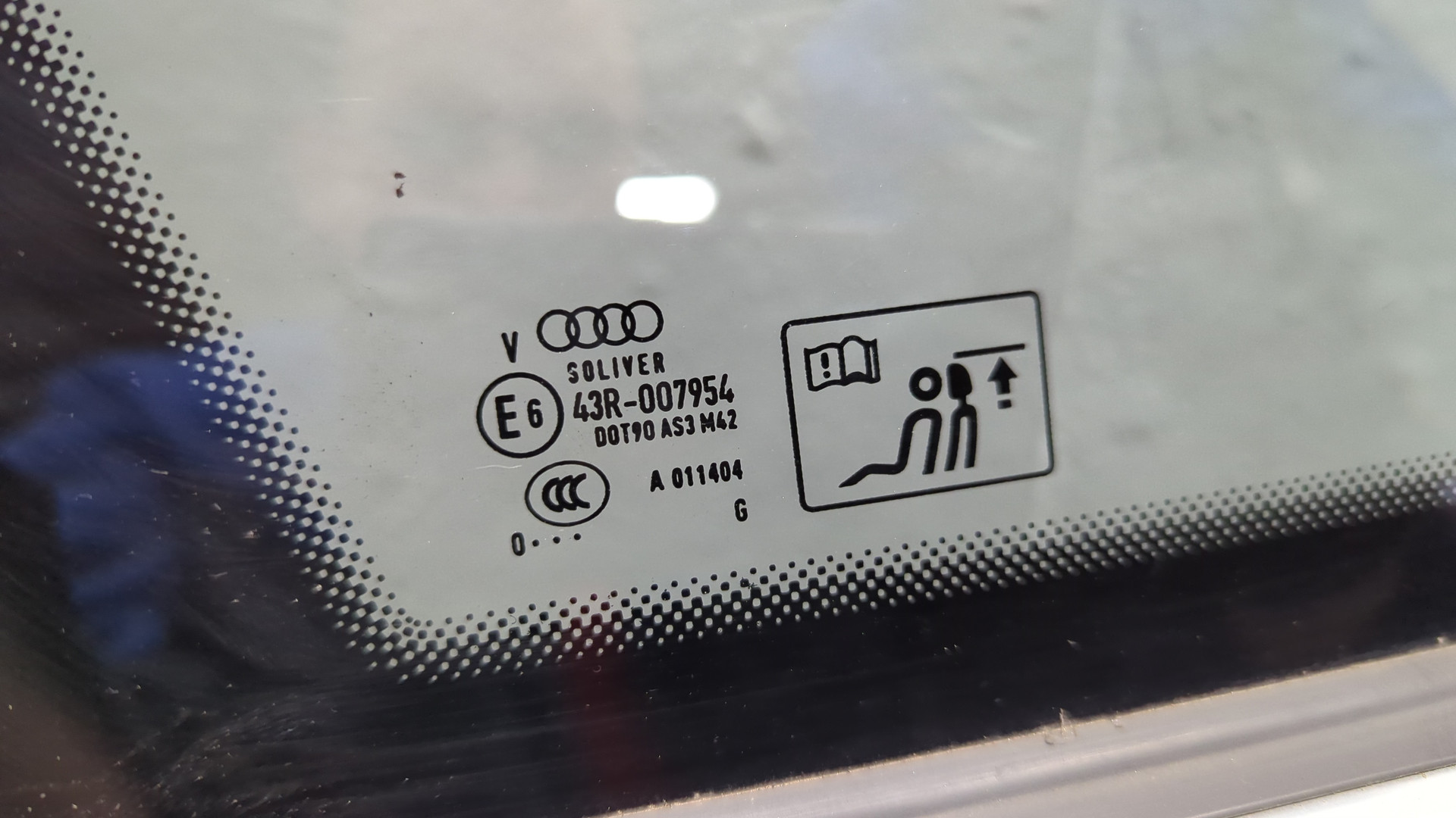 Стекло боковое