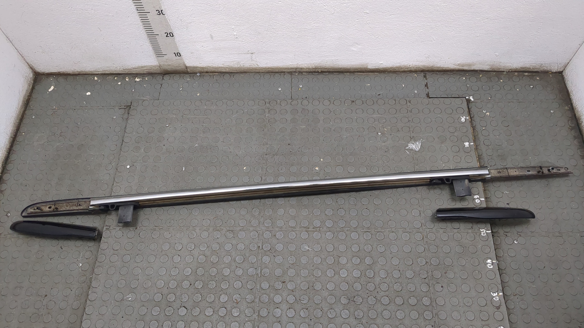 Рейлинг (релинг) левый (планка на крышу)