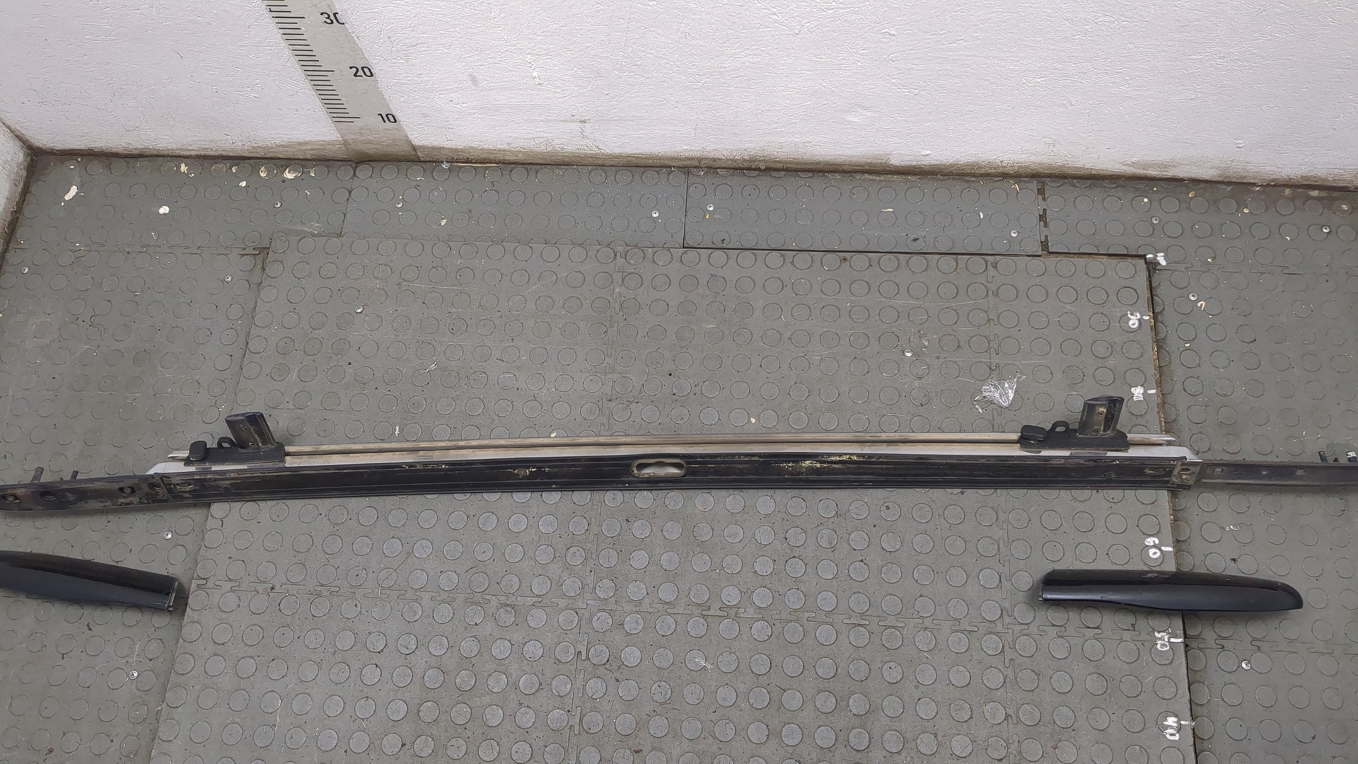 Рейлинг (релинг) левый (планка на крышу)