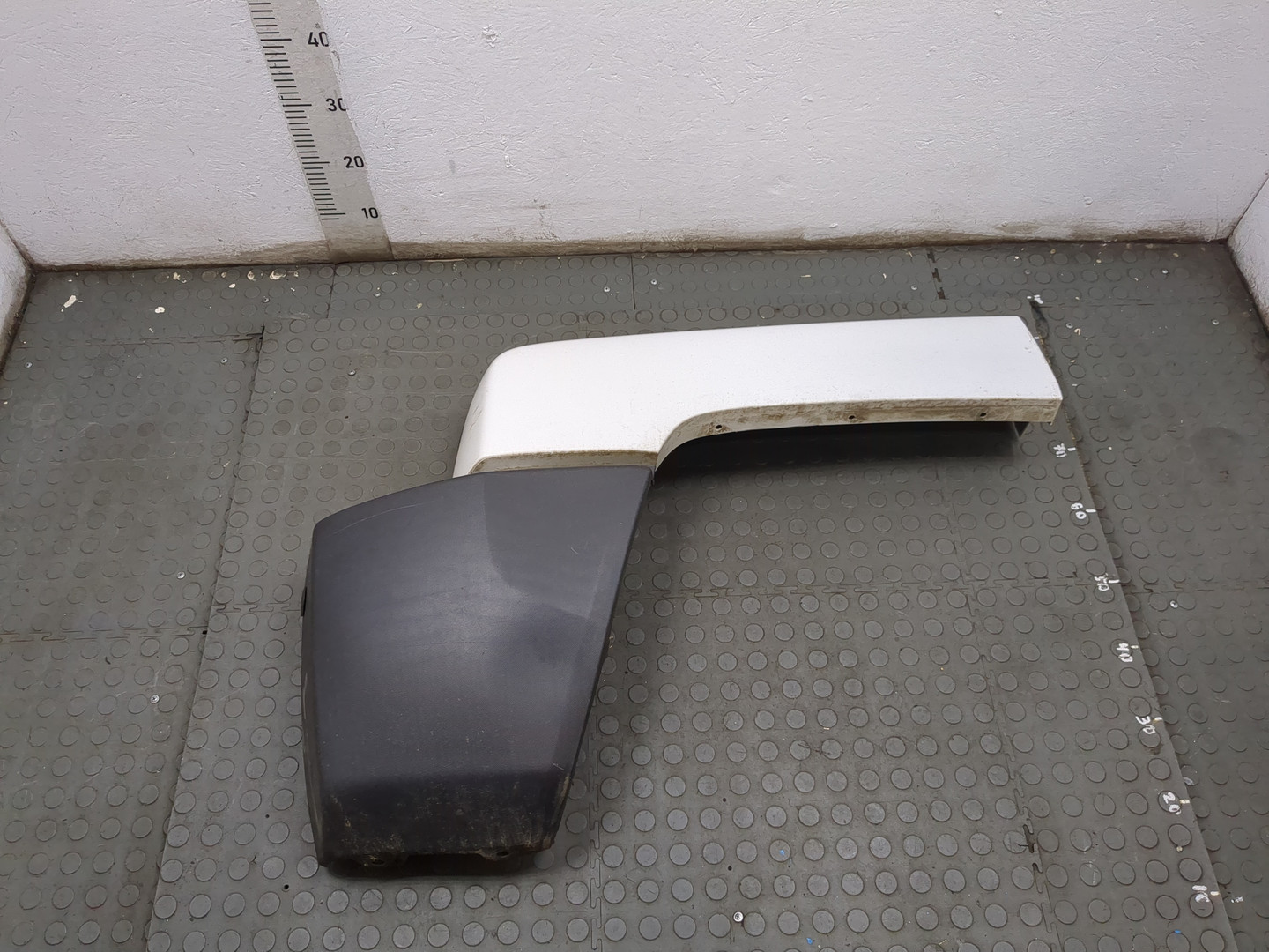 Молдинг заднего крыла правого