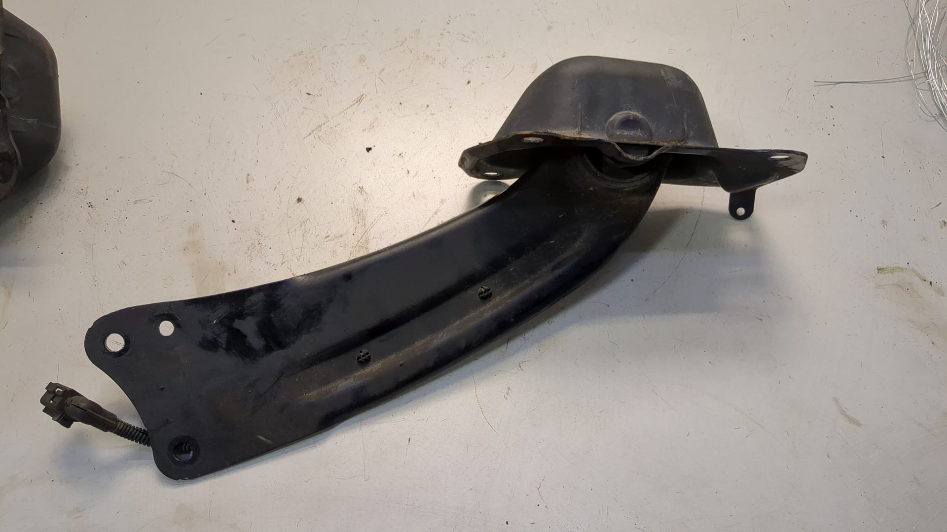 Рычаг задний правый