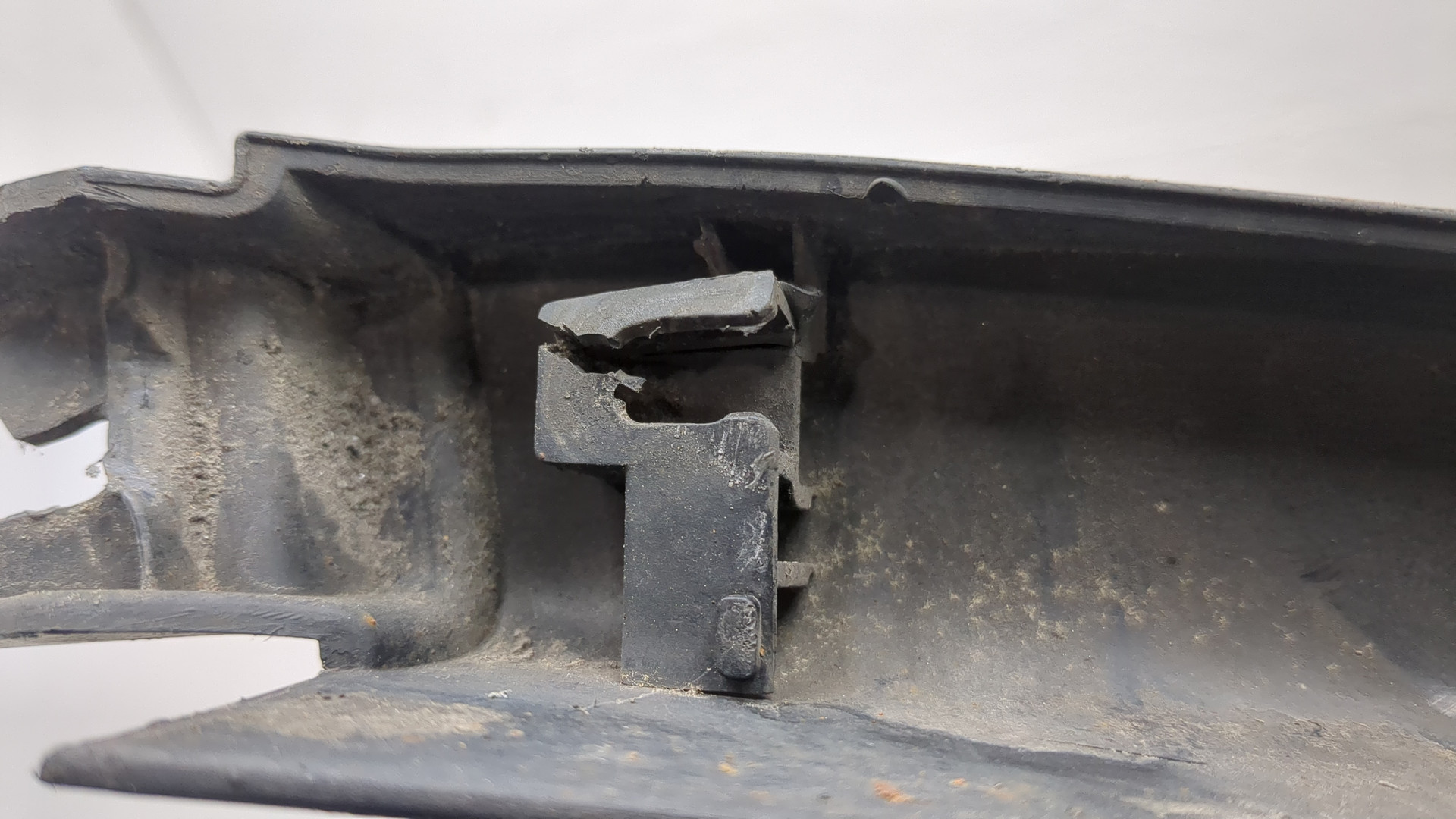 Накладка заднего крыла левого