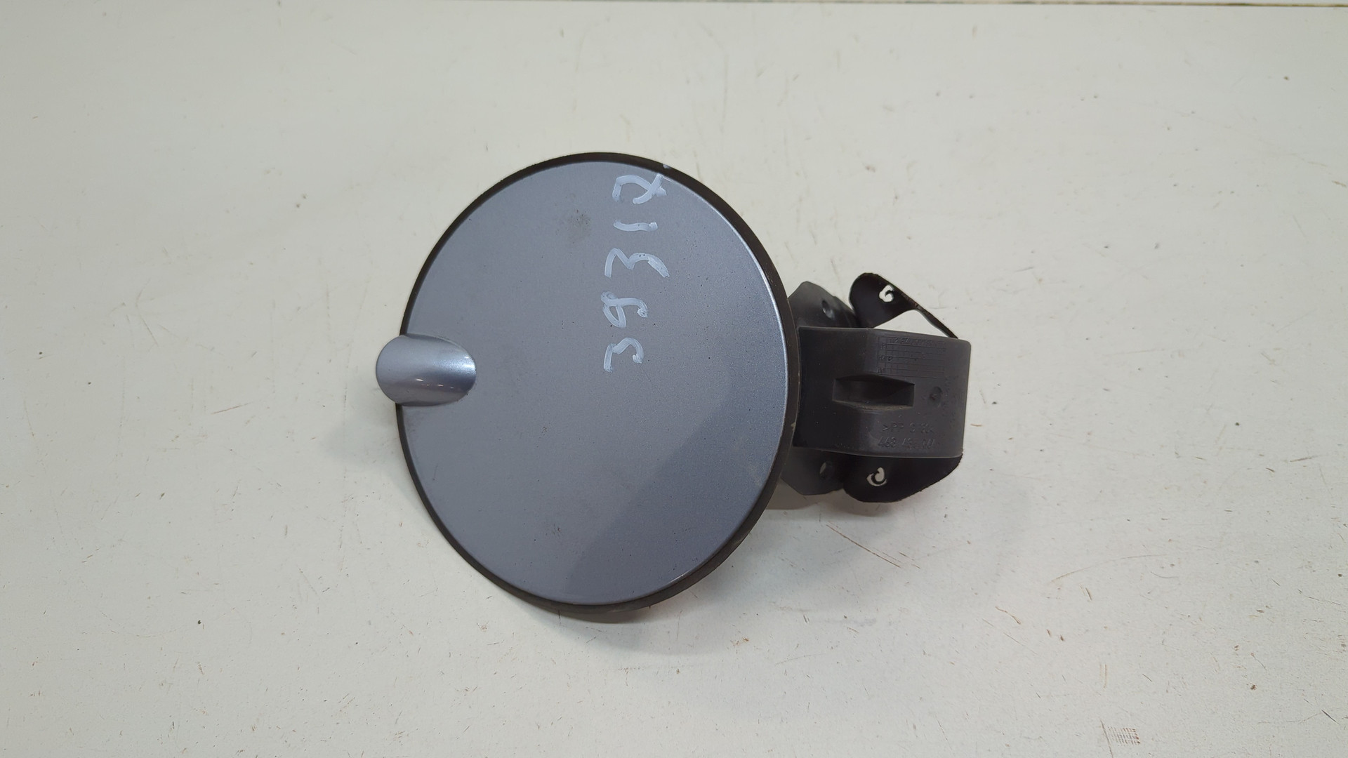 Лючок бензобака