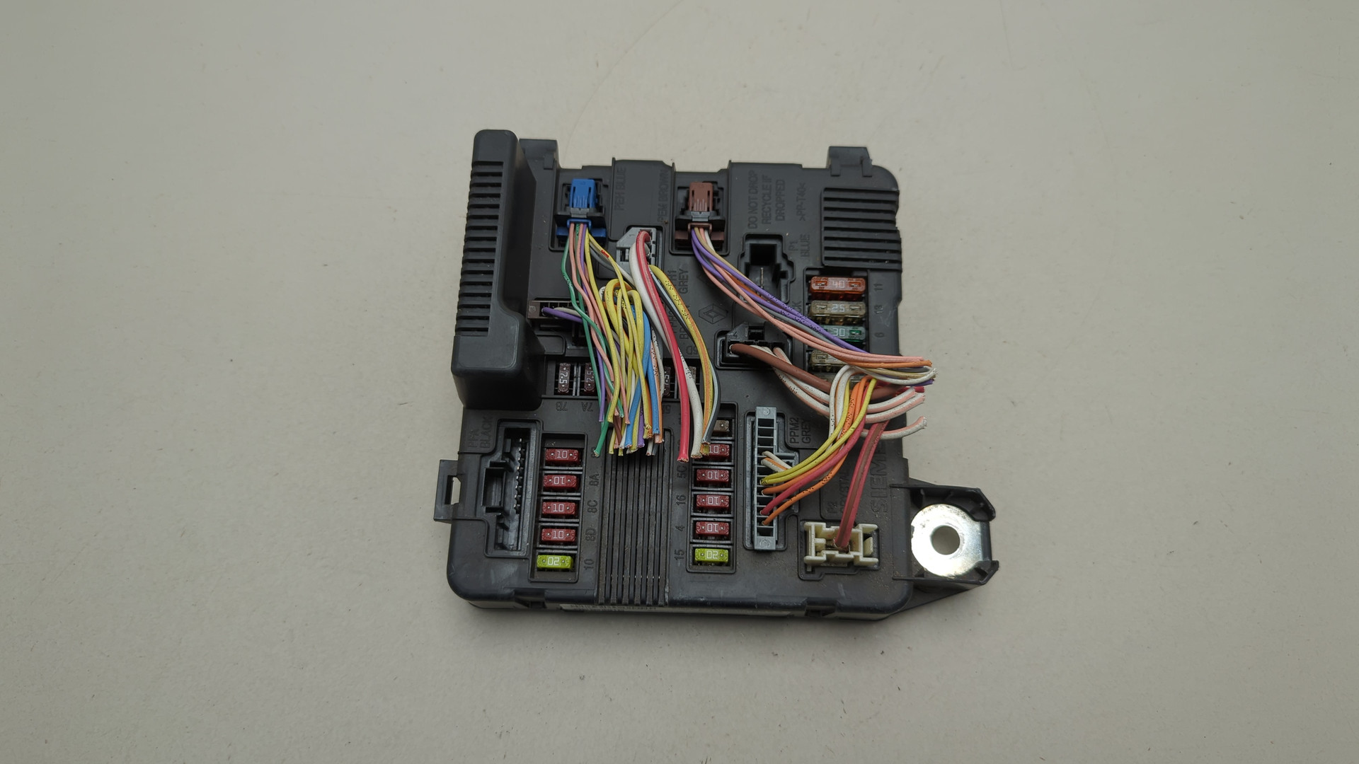 Блок предохранителей