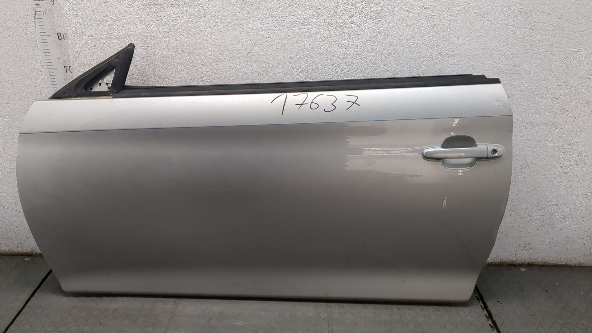 Дверь передняя левая