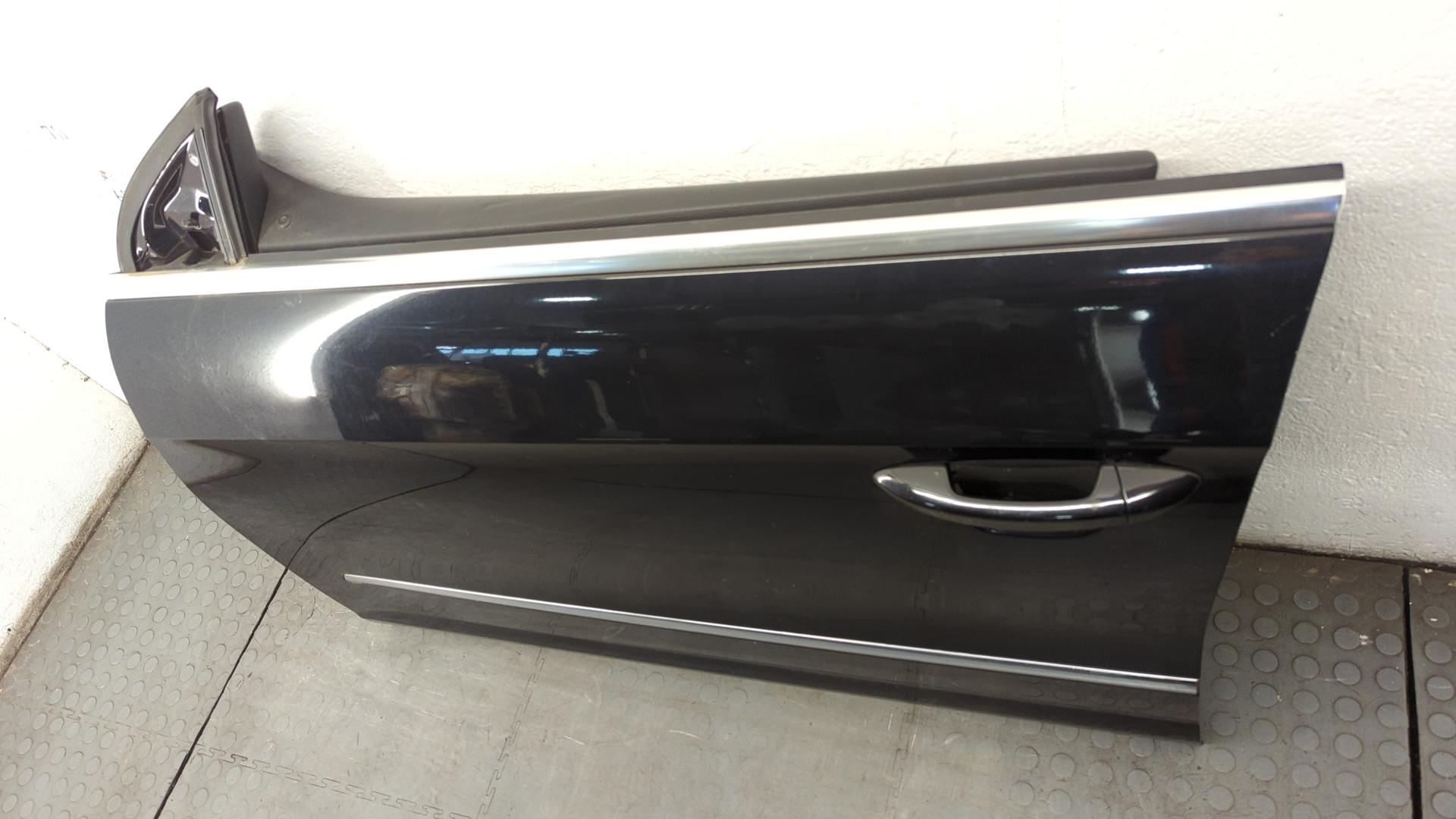 Дверь передняя левая