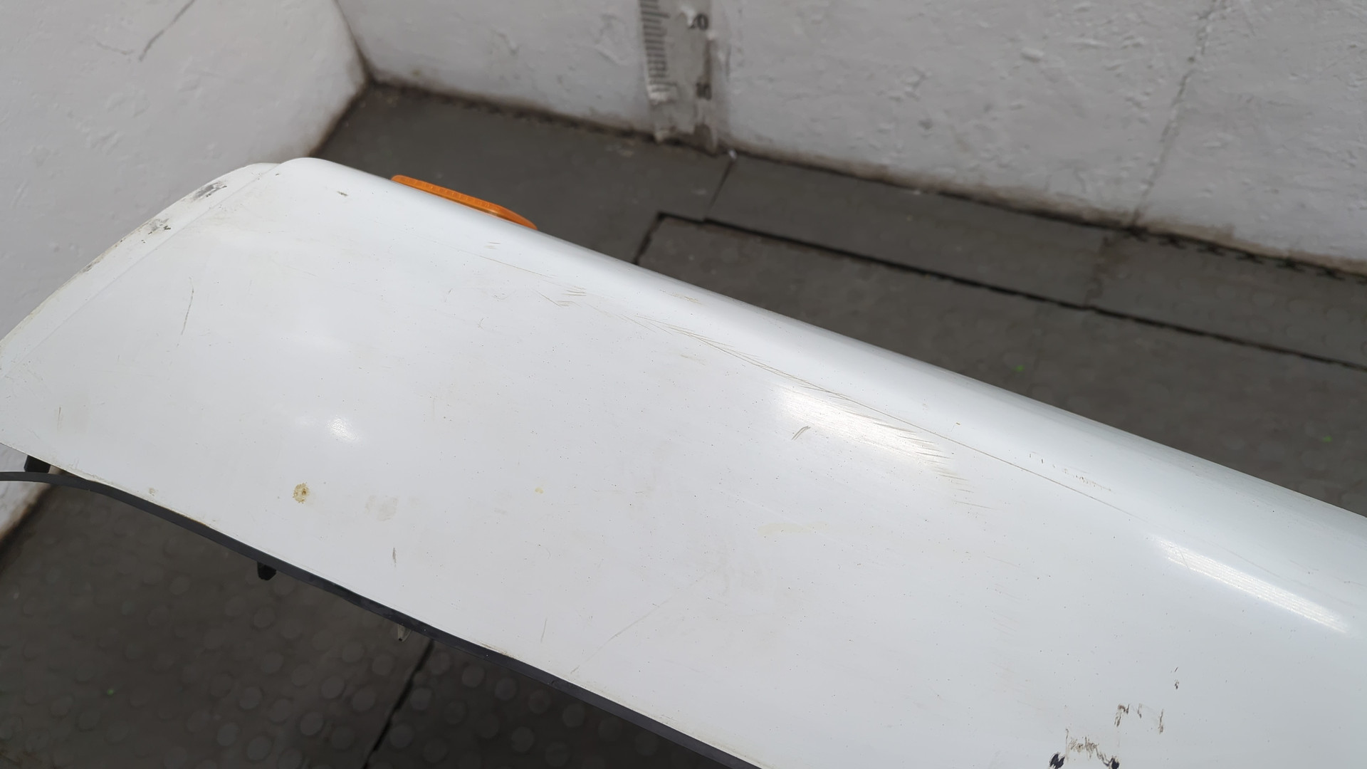 Накладка переднего крыла правого