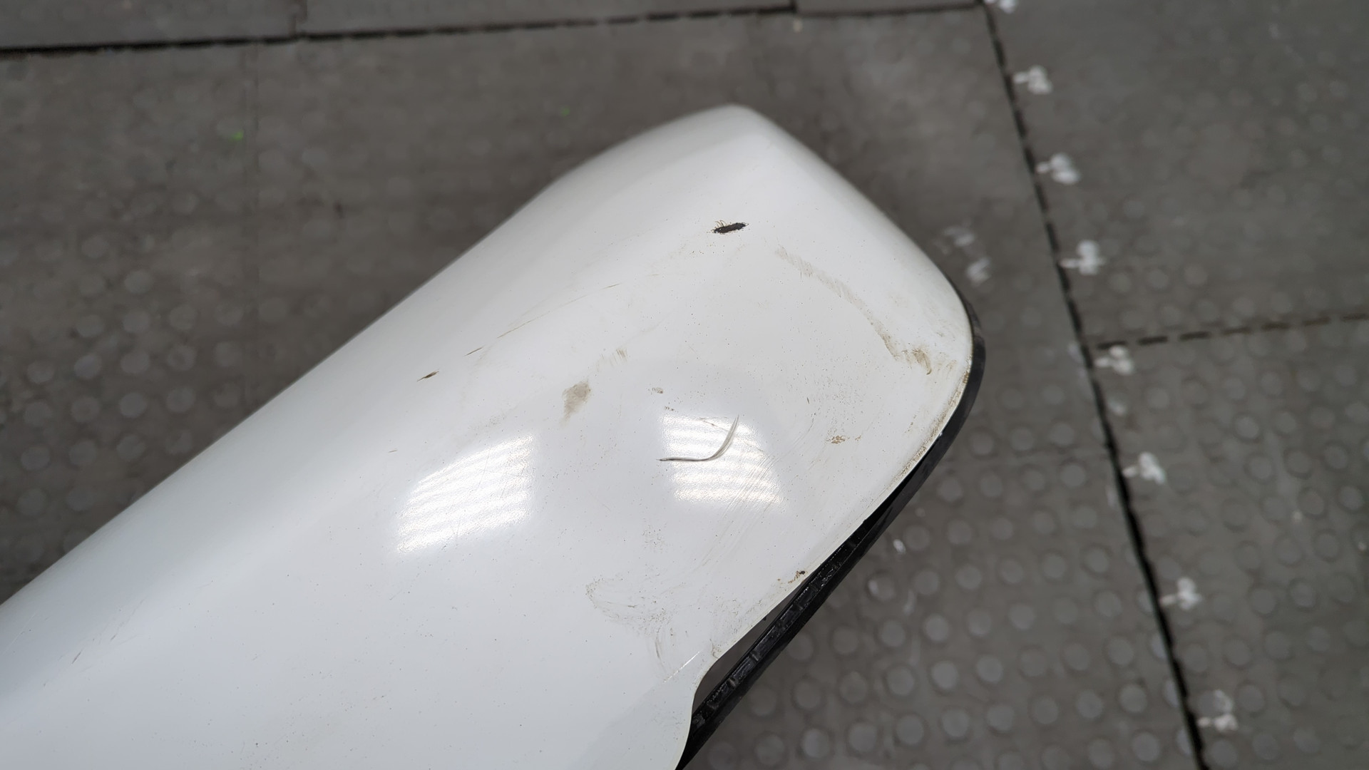 Накладка переднего крыла правого