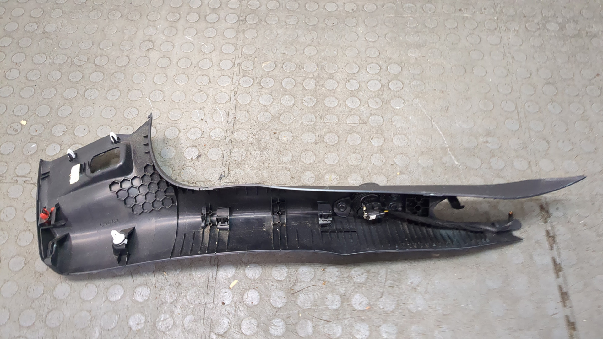 Обшивка стойки