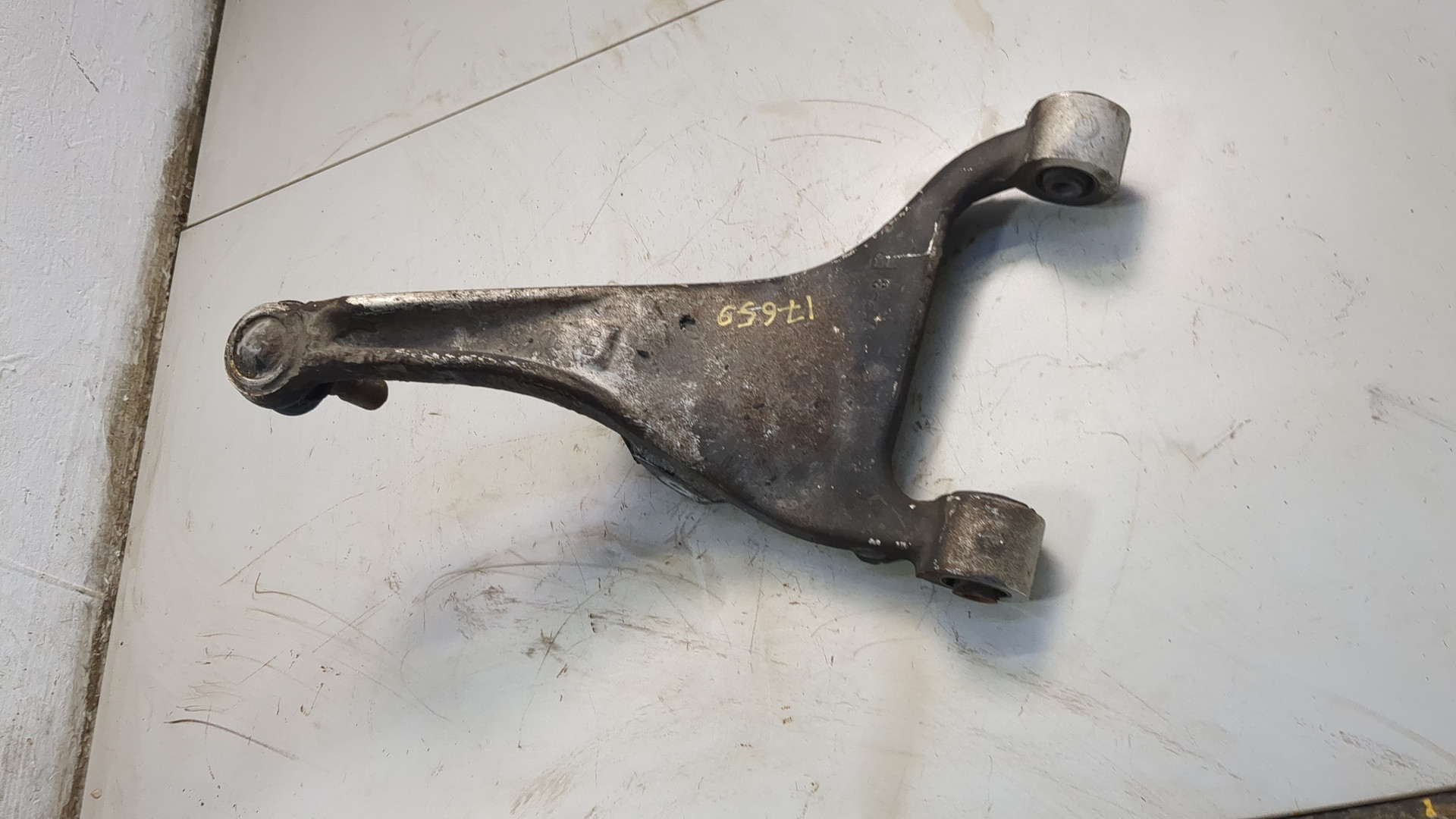 Рычаг задний правый