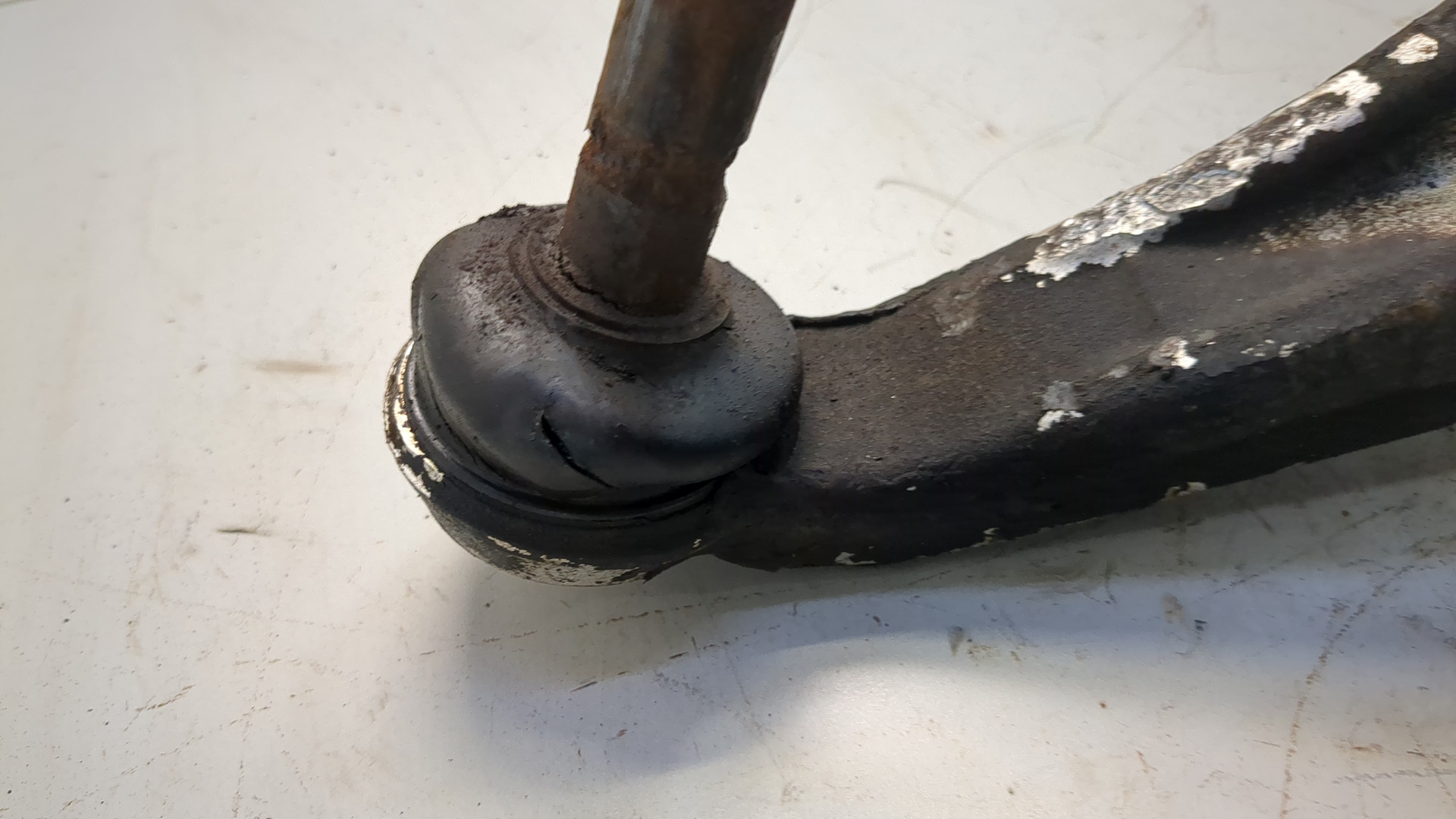 Рычаг задний правый