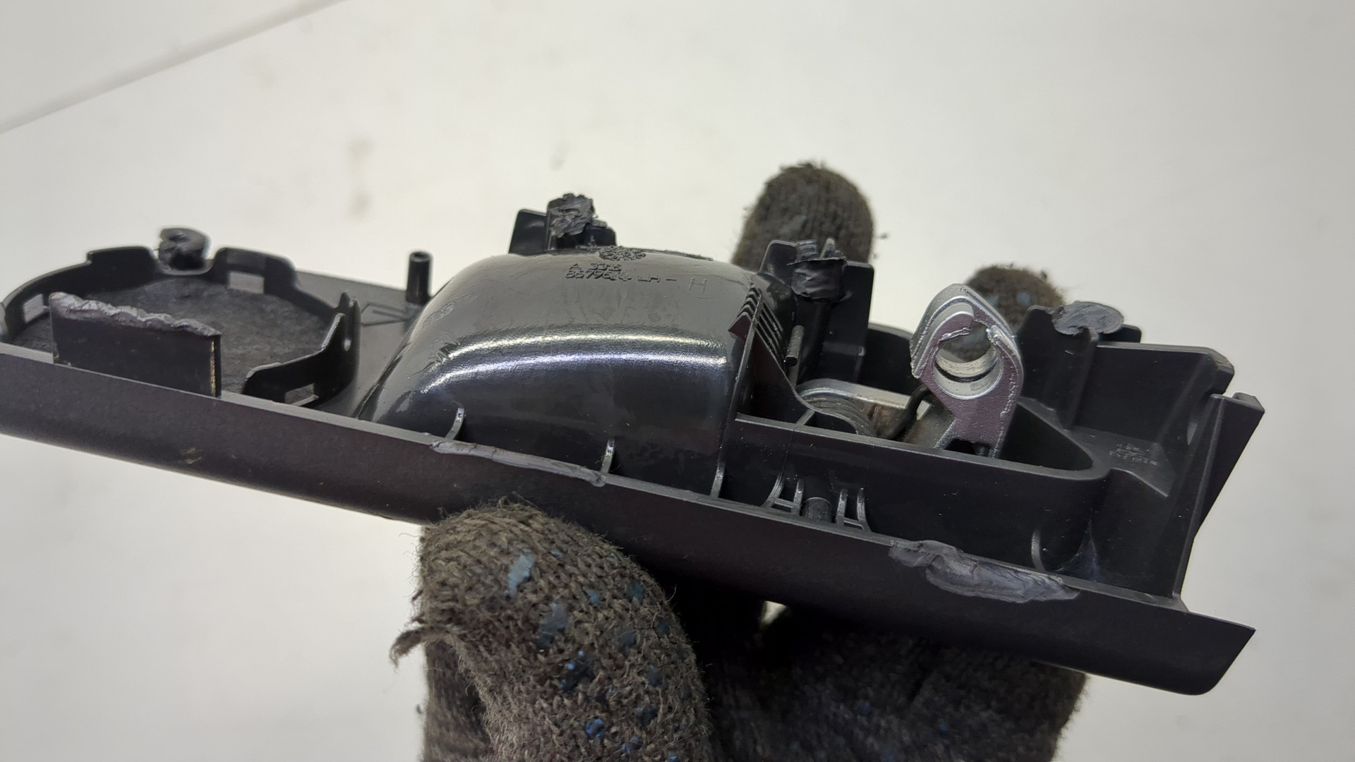 Ручка двери задней внутренняя левая